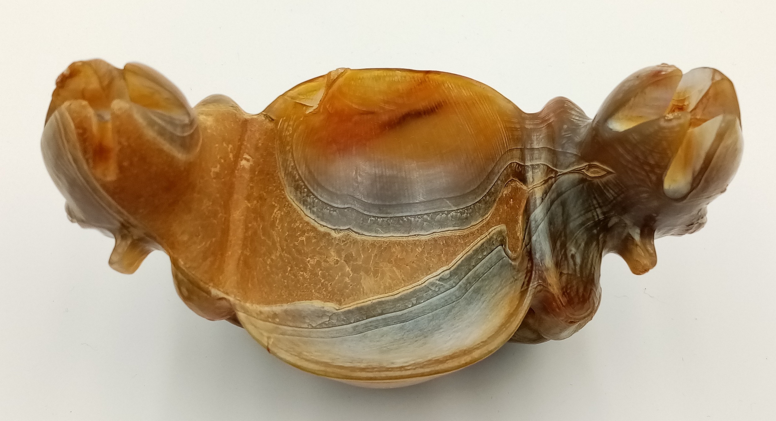 A Vintage Hand-Carved Chinese Agate Bowl with Two Ornate Men/Fish Decoration. 16 x 10cm. - Image 4 of 5