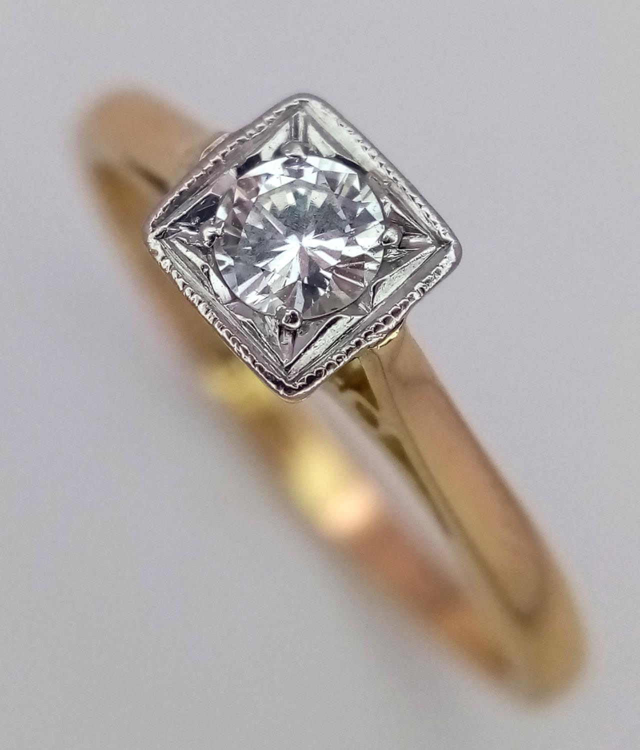 A 18K YELLOW GOLD & PLATINUM DIAMOND SOLITAIRE RING 0.15CT 2.6G SIZE M/N SPAS 9001 - Image 3 of 5