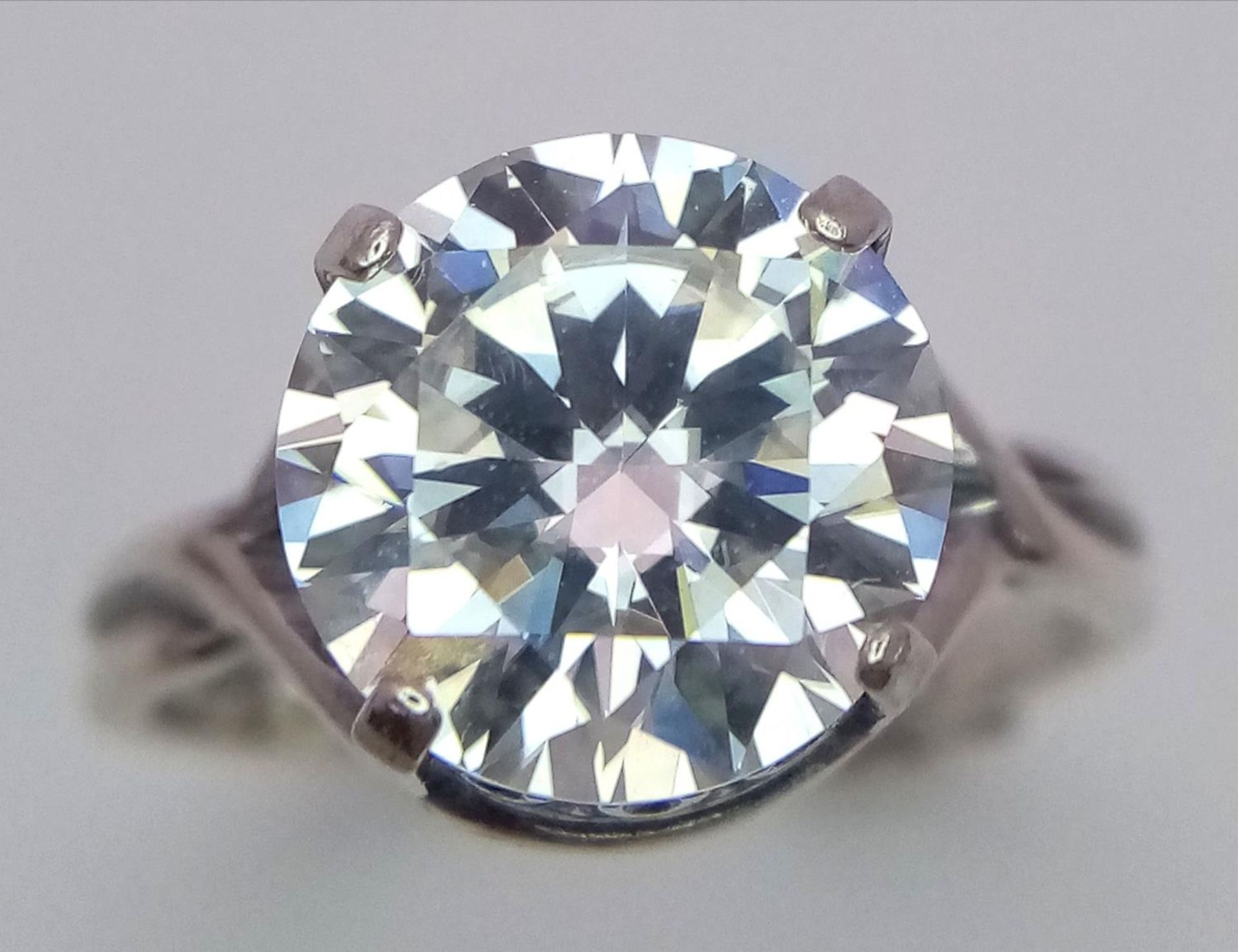 A 4ct Moissanite, 925 Silver Ring. Size T. Comes with a GRA certificate. - Image 2 of 6