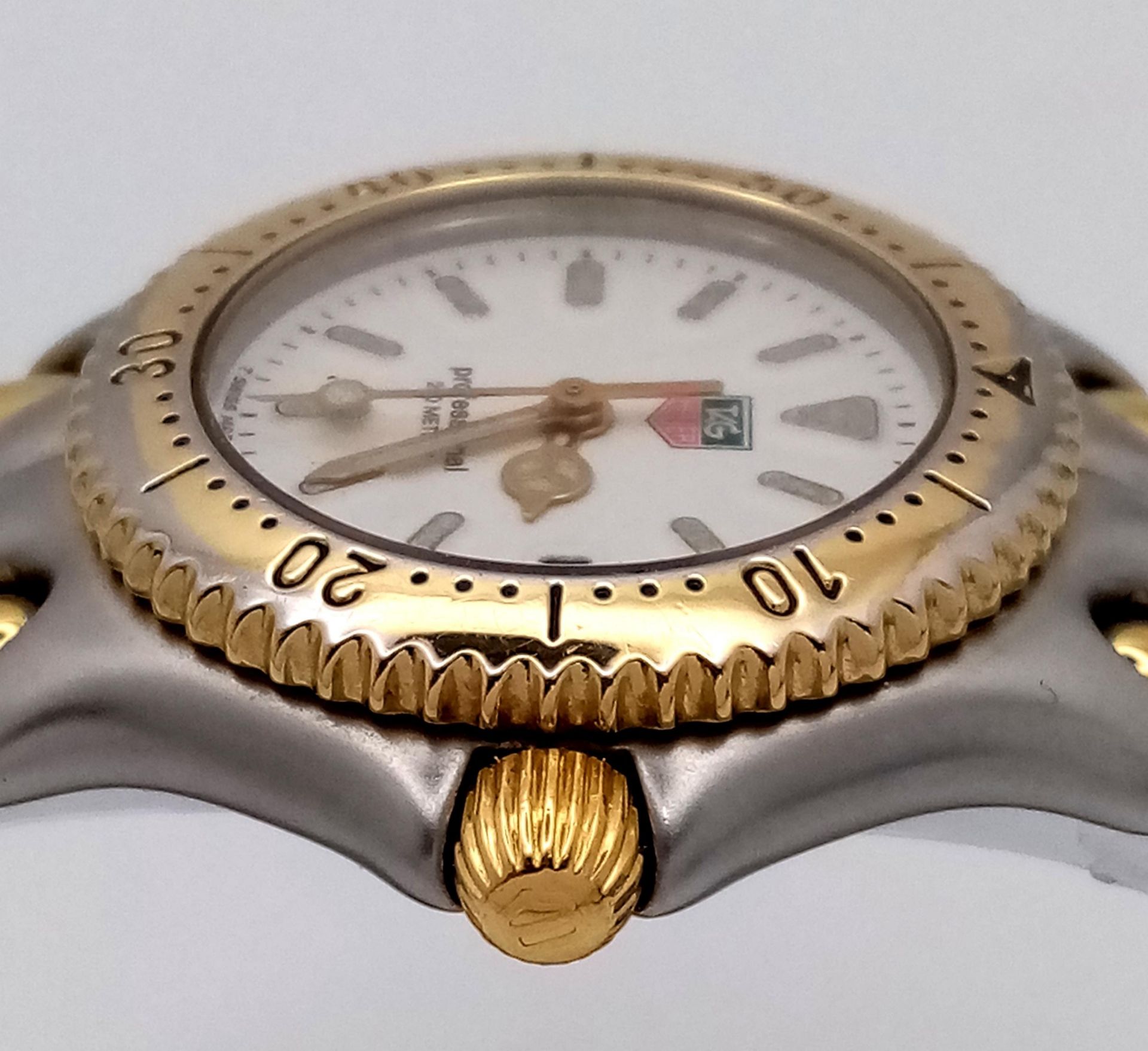 A Tag Heuer (1990s) Professional Quartz Ladies Watch. Two tone bracelet and case - 34mm. White - Bild 3 aus 7