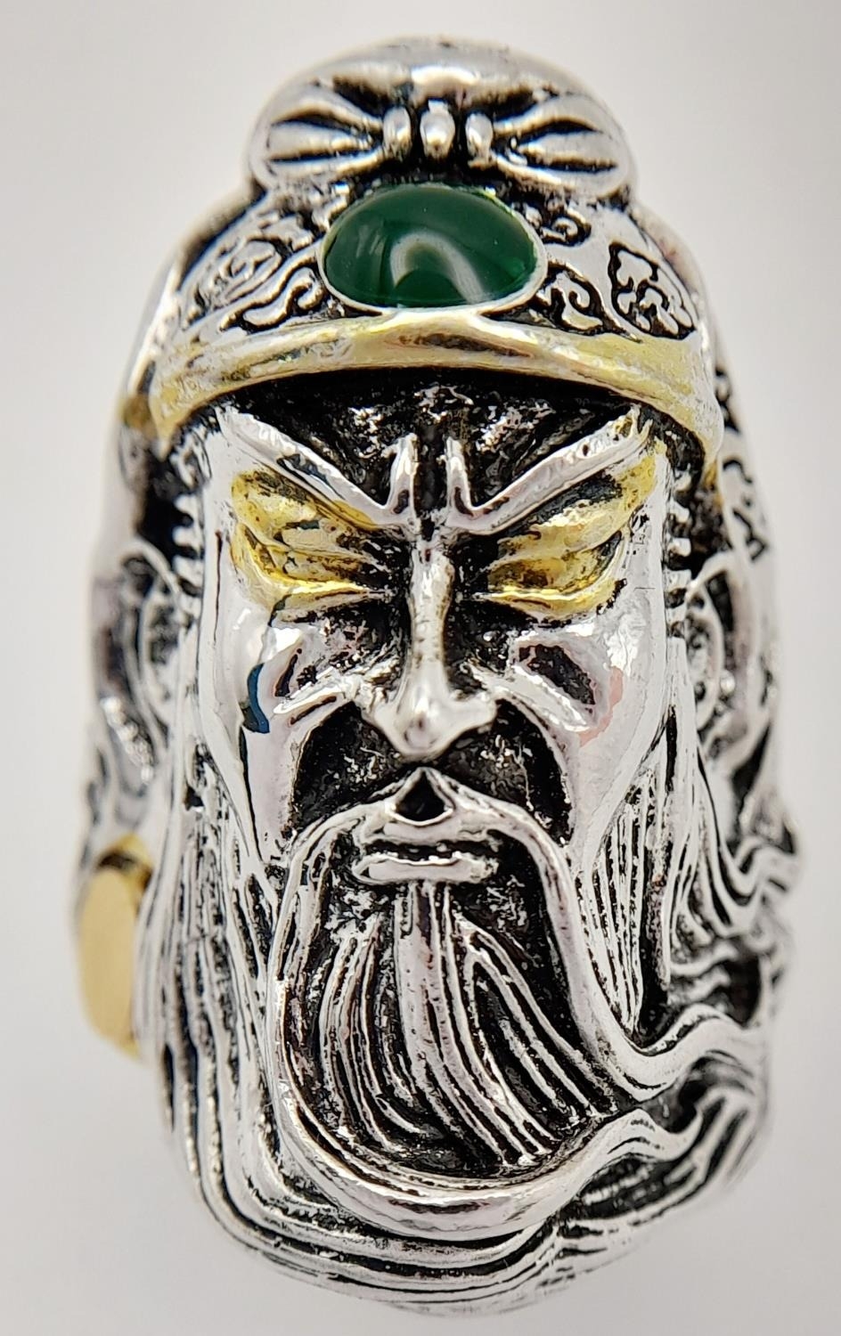 white metal (untested) Chinese Guan Yu ring with a green jade cabochon. Size: adjustable, weight: - Image 2 of 5