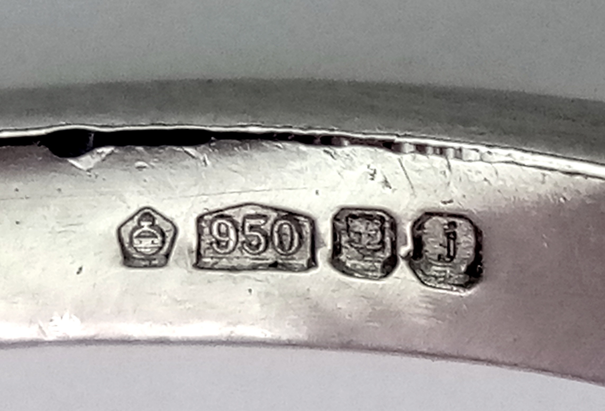 A Breathtaking 4.01ct GIA Certified Diamond Ring. A brilliant cushion cut 4.01ct central diamond - Bild 16 aus 22