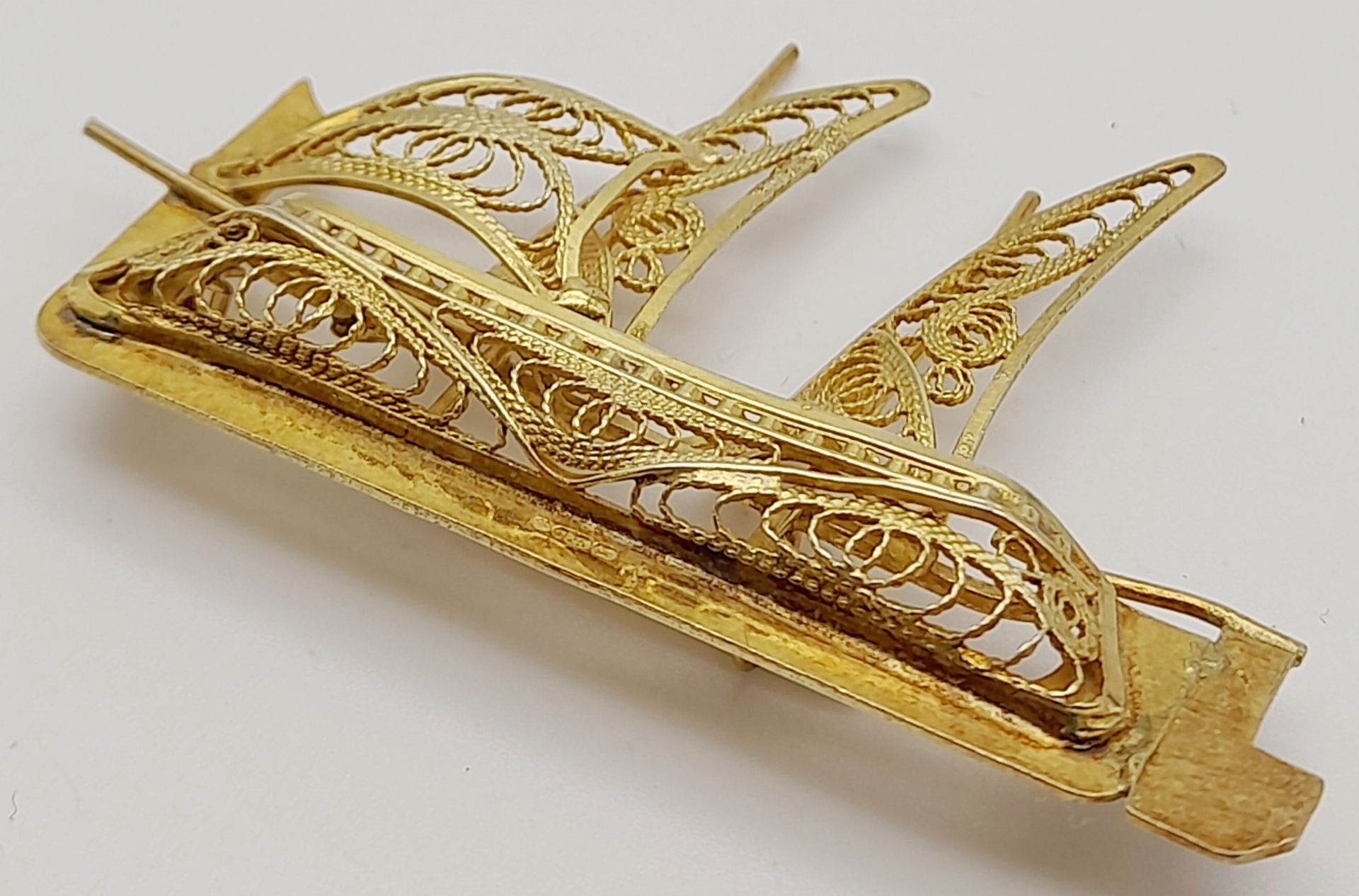 A Gilded 925 Silver Boat Brooch. Filigree and pierced decoration. 5cm.