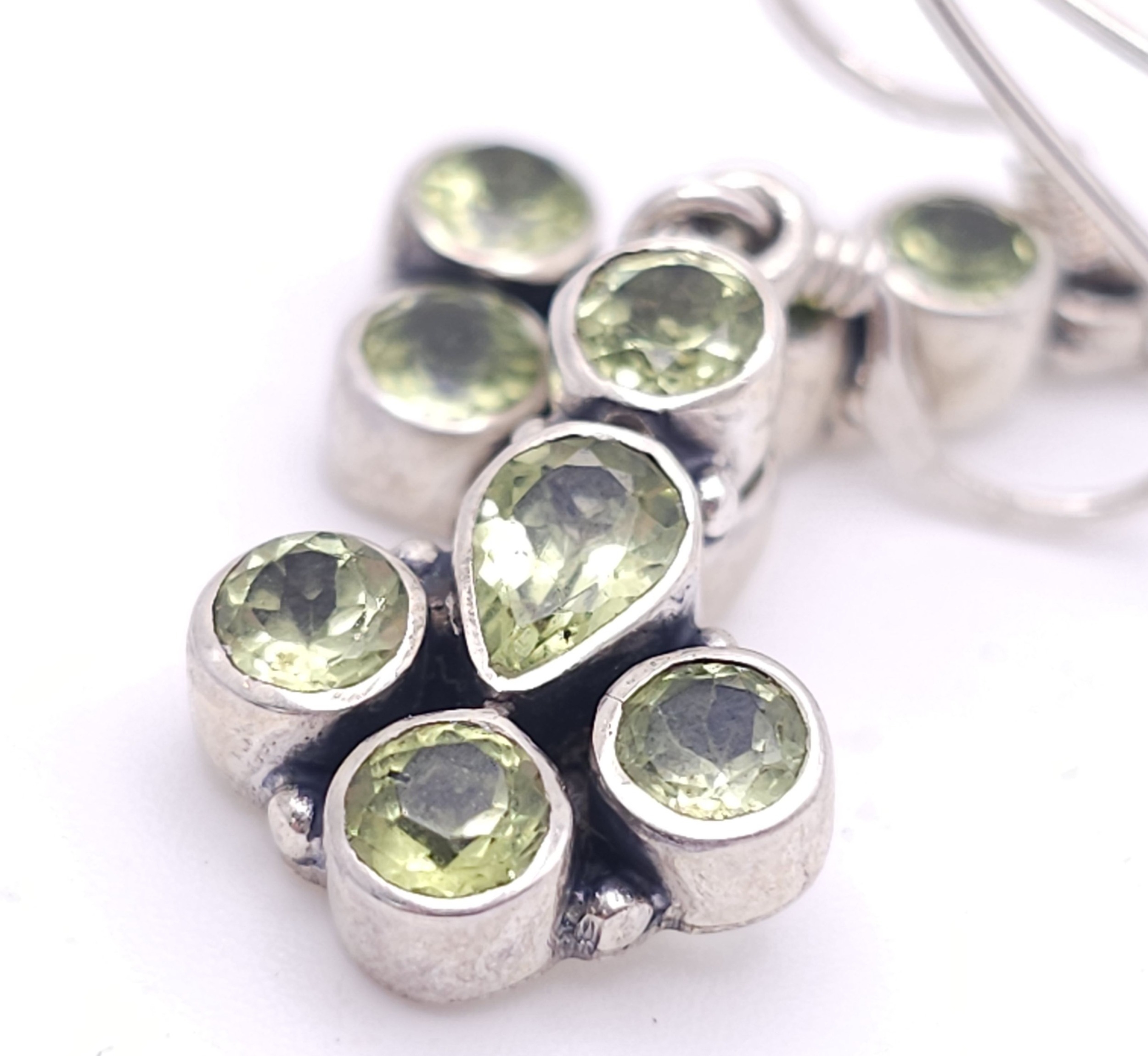 A Pair of Sterling Silver Art Deco Style Peridot Set Earrings. 3cm Drop. - Image 3 of 7