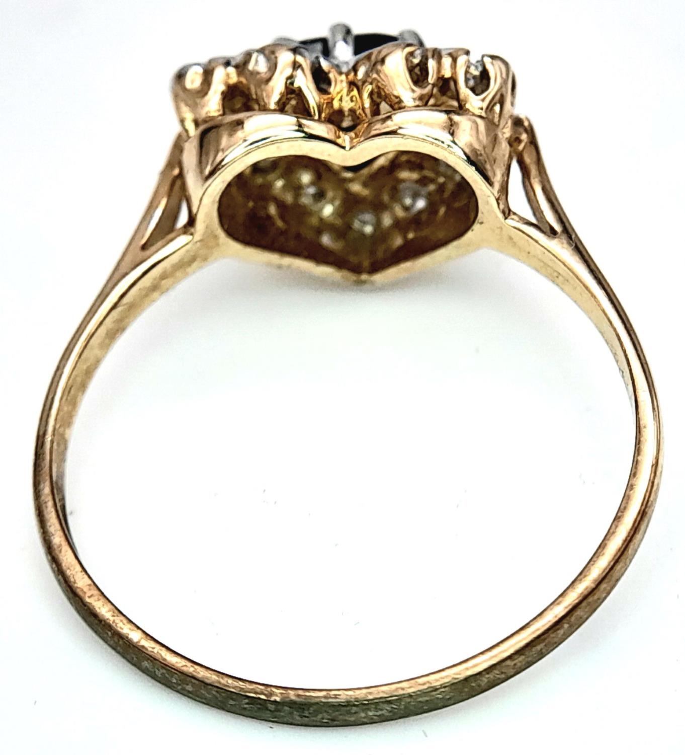 A 9K YELLOW GOLD DIAMOND & SAPPHIRE HEART CLUSTER RING 2.3G SIZE N. ref:SPAS 9005 - Image 5 of 6