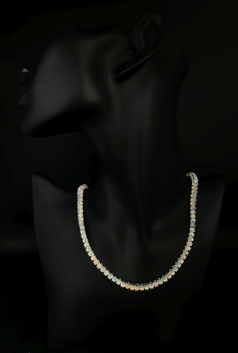 A Fire Opal Gemstone Tennis Necklace set in 925 Silver. 45cm length. 31g. Ref: CD-1314 - Bild 2 aus 4
