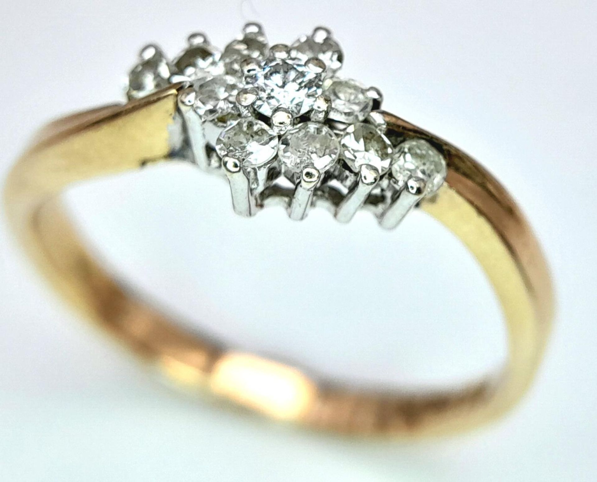A 9K YELLOW GOLD DIAMOND CLUSTER RING 0.20CT. 1.6G SIZE J 1/2. ref: SPAS 9007 - Image 2 of 5