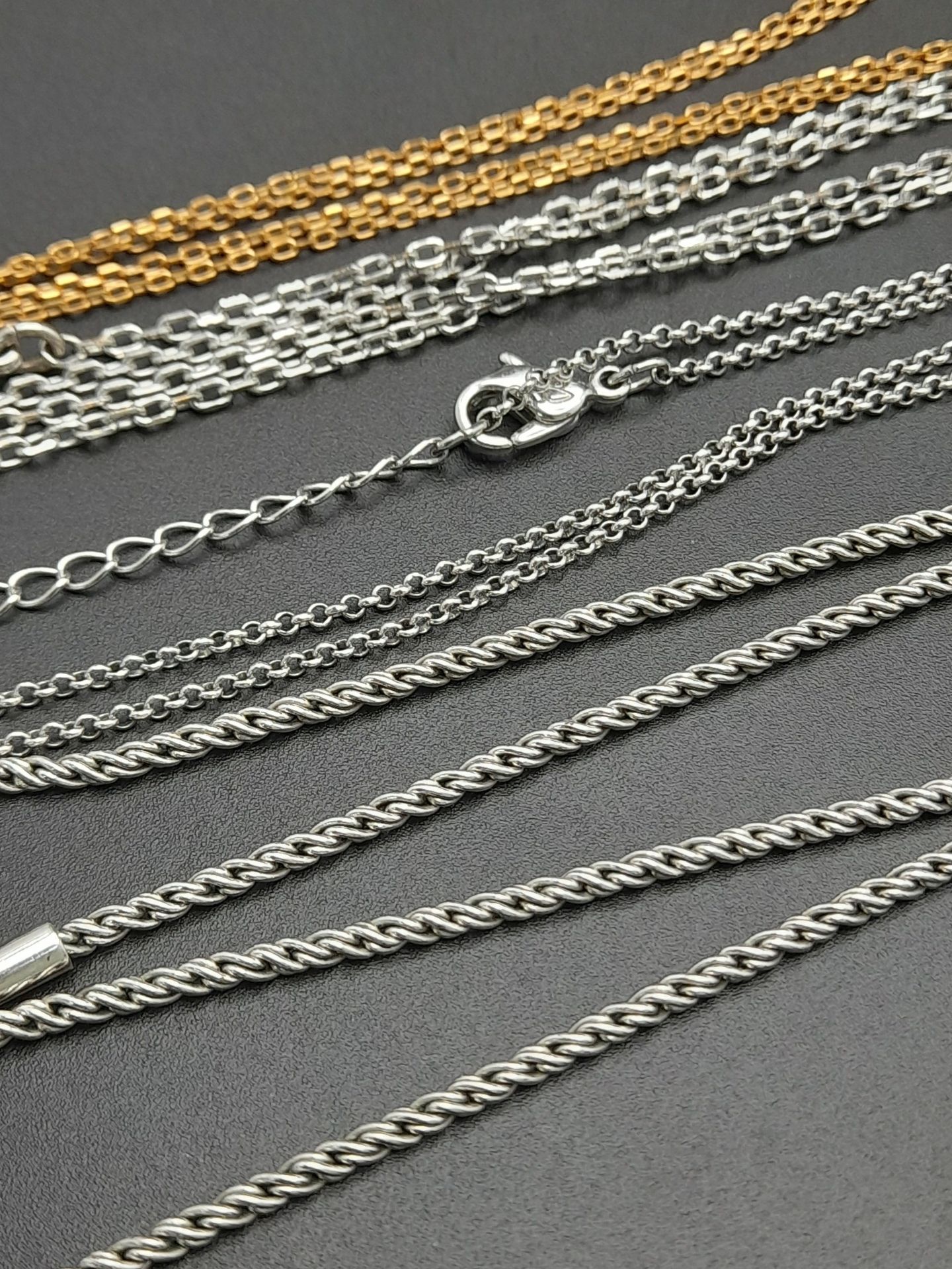 A Collection of 4 Swarovski Necklaces. Various styles and lengths - see photos for details. 48.2g - Bild 3 aus 4