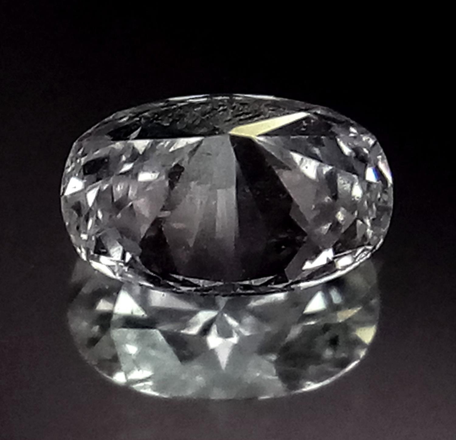 A 0.750ct Oval Shaped Diamond. VVS2 clarity. D colour. Comes with an IDL certificate. - Image 3 of 6