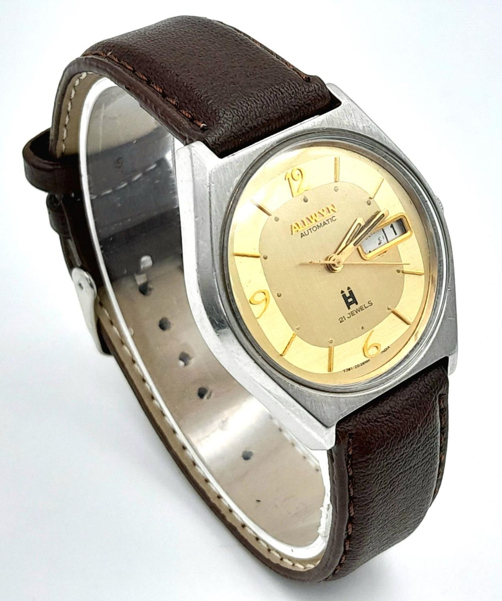 A Vintage Allwyn Automatic Gents Watch. Brown leather strap. Stainless steel case - 36mm. Yellow - Image 3 of 6