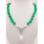 A Faceted Green Jade Necklace with Hanging Baroque Pearl Pendant. Cultured pearl and white stone