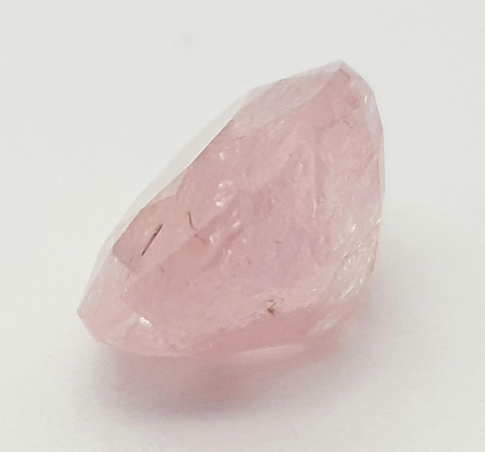 A 5.10ct Rare Peach-Pink Coloured Untreated Sapphire Gemstone - GFCO Swiss Certified. - Image 3 of 6