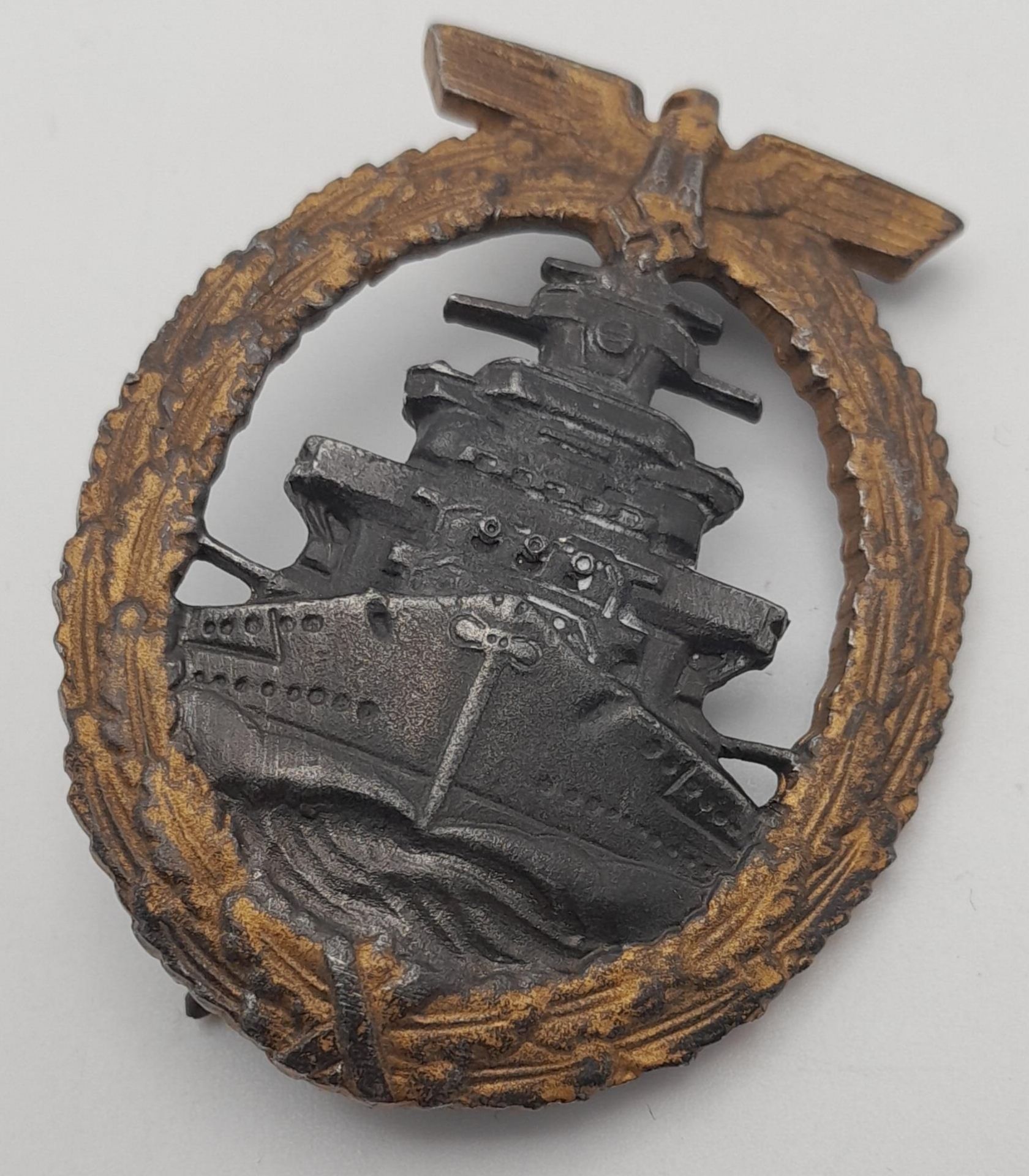 WW2 German Kriegsmarine High Seas Fleet Badge. Maker :Adolf Scholze, Grünwald.