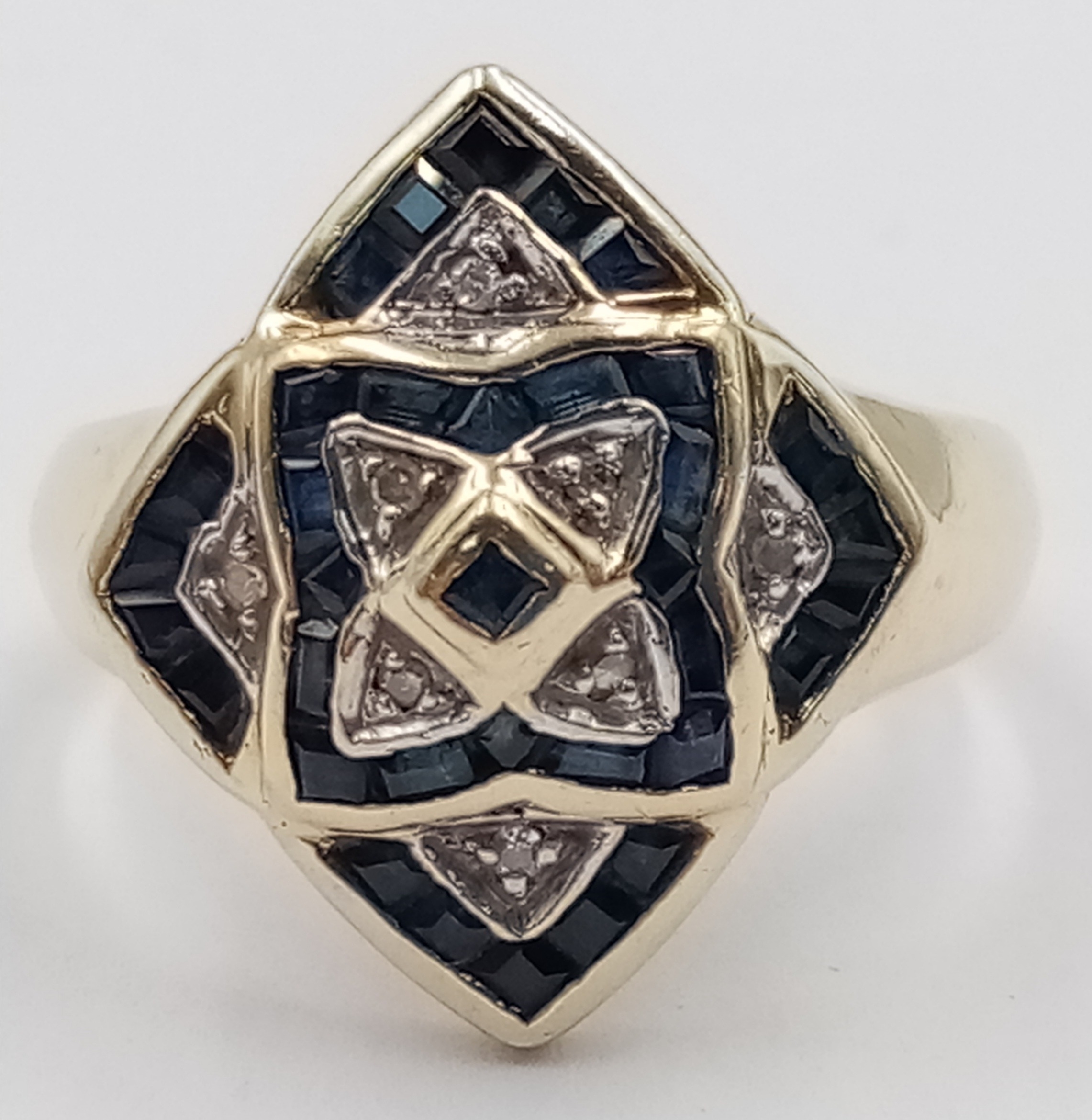 An Exquisite and Unique, Vintage, 9K Yellow Gold Diamond and Sapphire, Art Deco Design Cluster Ring. - Image 2 of 6