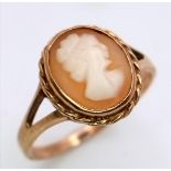 A Vintage 9K Yellow Gold Cameo Ring. Size M. 2g total weight.