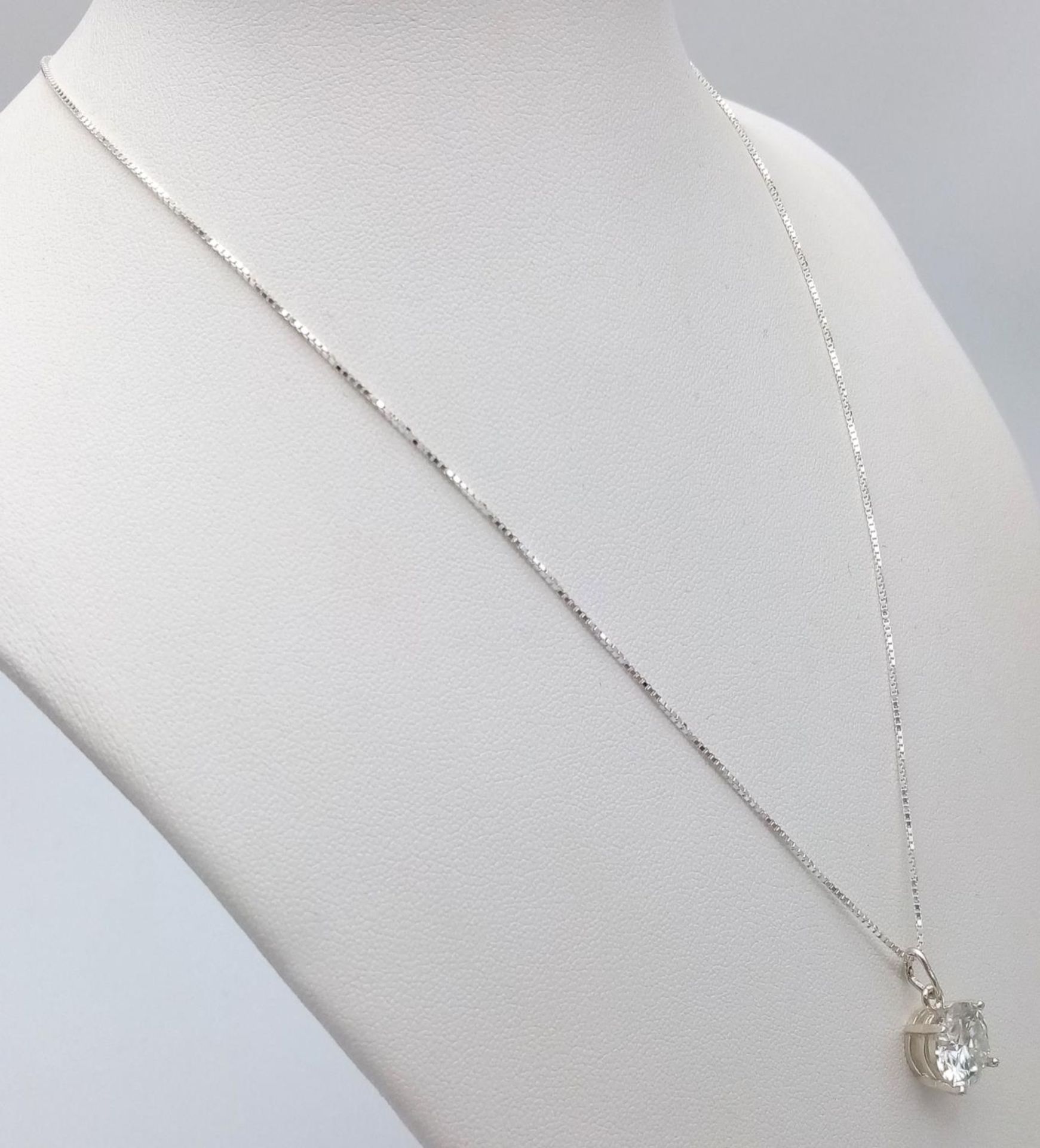 A 4ct Moissanite Pendant on a 925 Sterling Silver Necklace. 12mm and 42cm. Comes with a GRA - Bild 3 aus 5