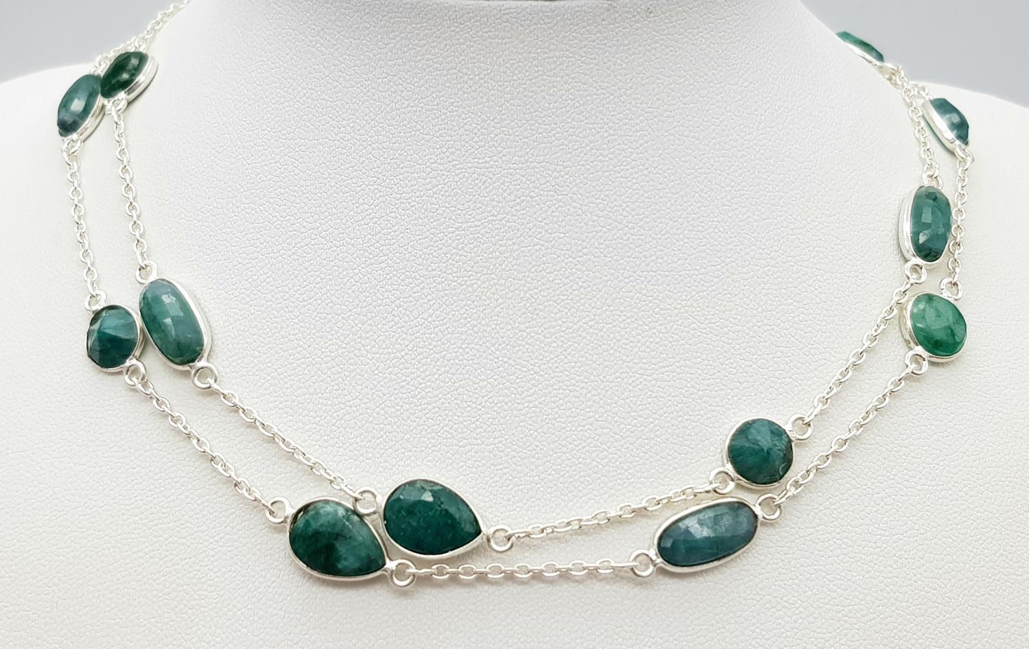 An Emerald Gemstone Long Chain necklace with Matching Drop Earrings. Set in 925 silver. 64cm - Image 4 of 5