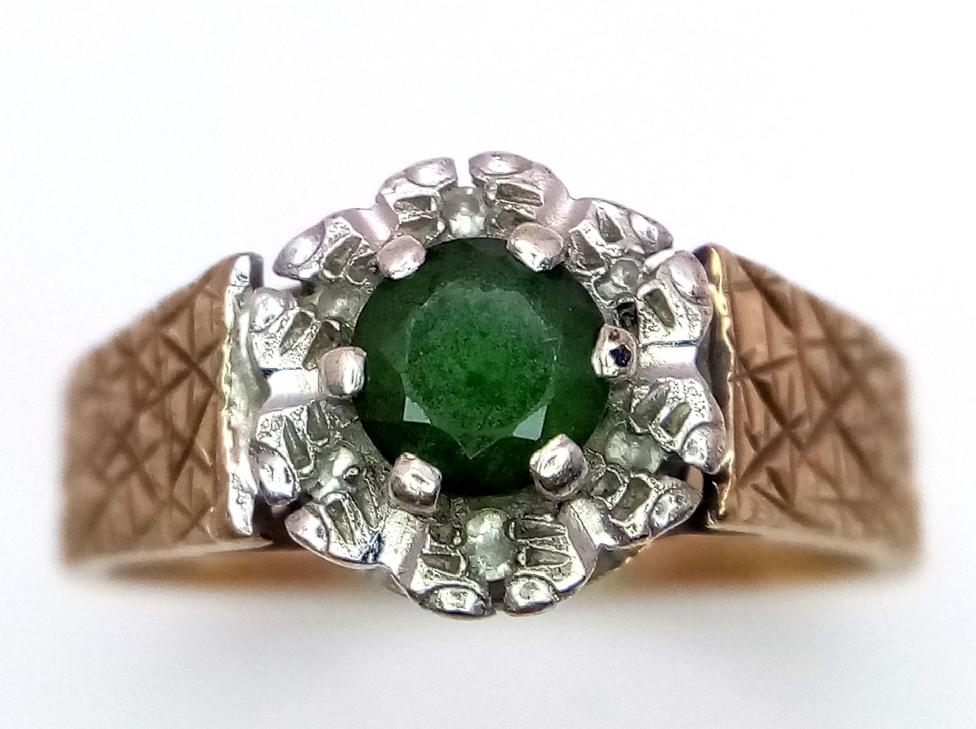 A Vintage 9K Peridot and Diamond Ring. Central round cut peridot with a diamond halo. Size L. 3.4g - Image 2 of 6