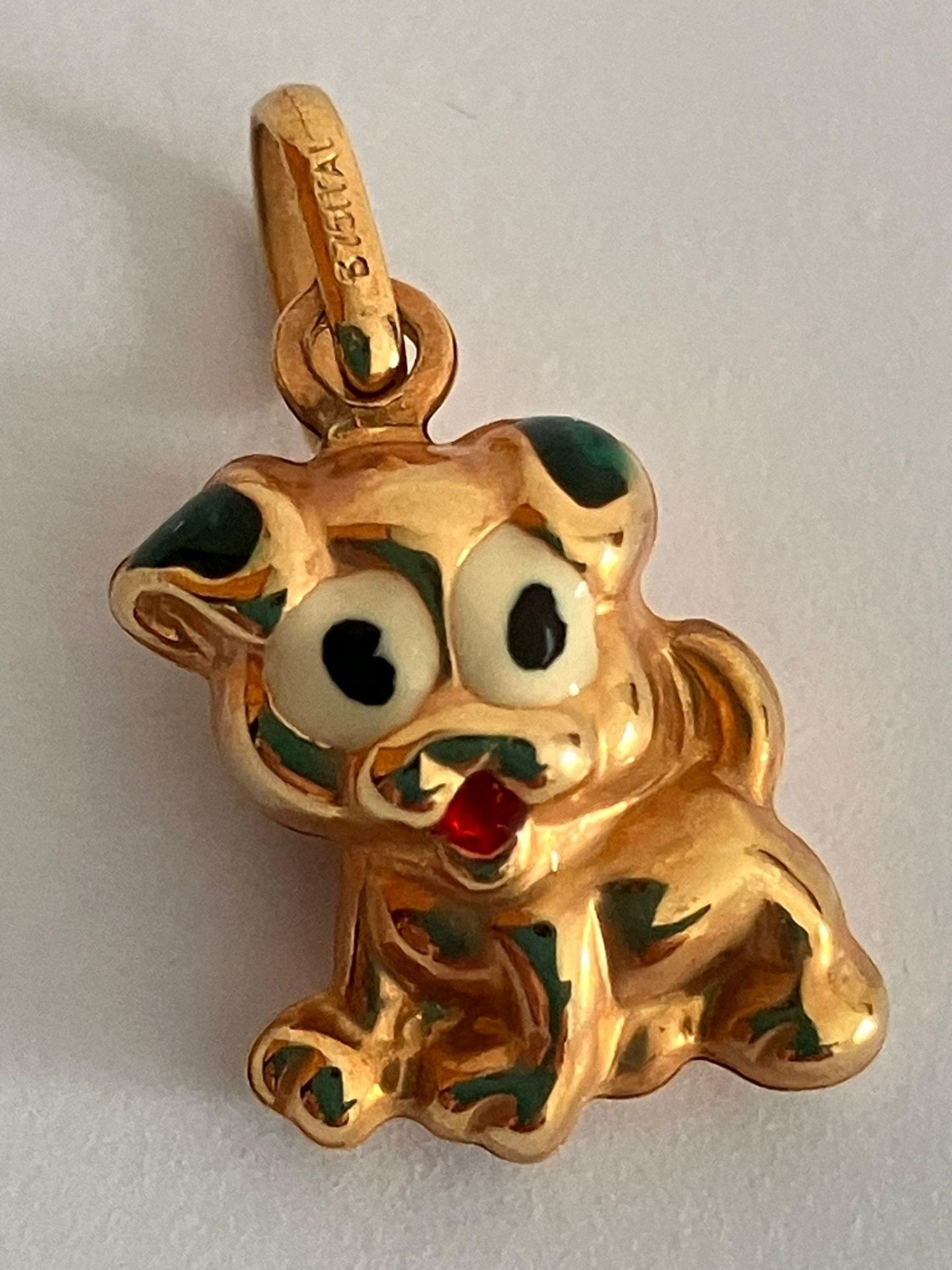 Lovely 9 carat GOLD PUPPY CHARM/PENDANT. 2 cm drop. 1.0 grams.