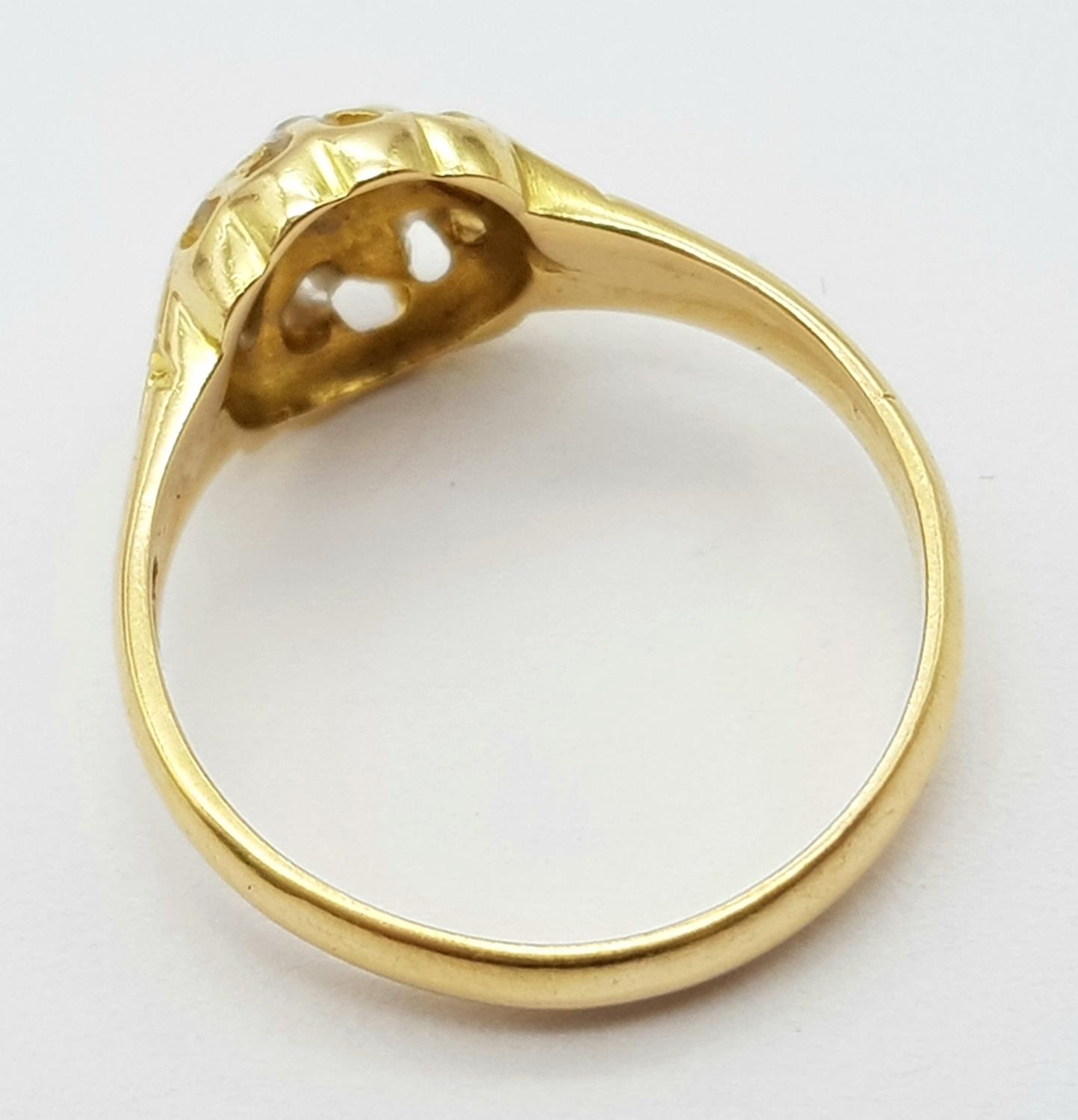 AN ANTIQUE 18K YELLOW GOLD DIAMOND OLD CUT RING. Hallmarked Birmingham, 1916. 0.20ctw, size J, 2. - Image 4 of 5