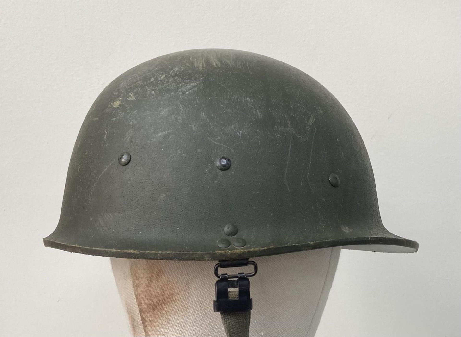 Gulf War 1 Veteran Bring Back Iraqi M80 Helmet. This helmet is in super condition as it never saw - Image 4 of 5