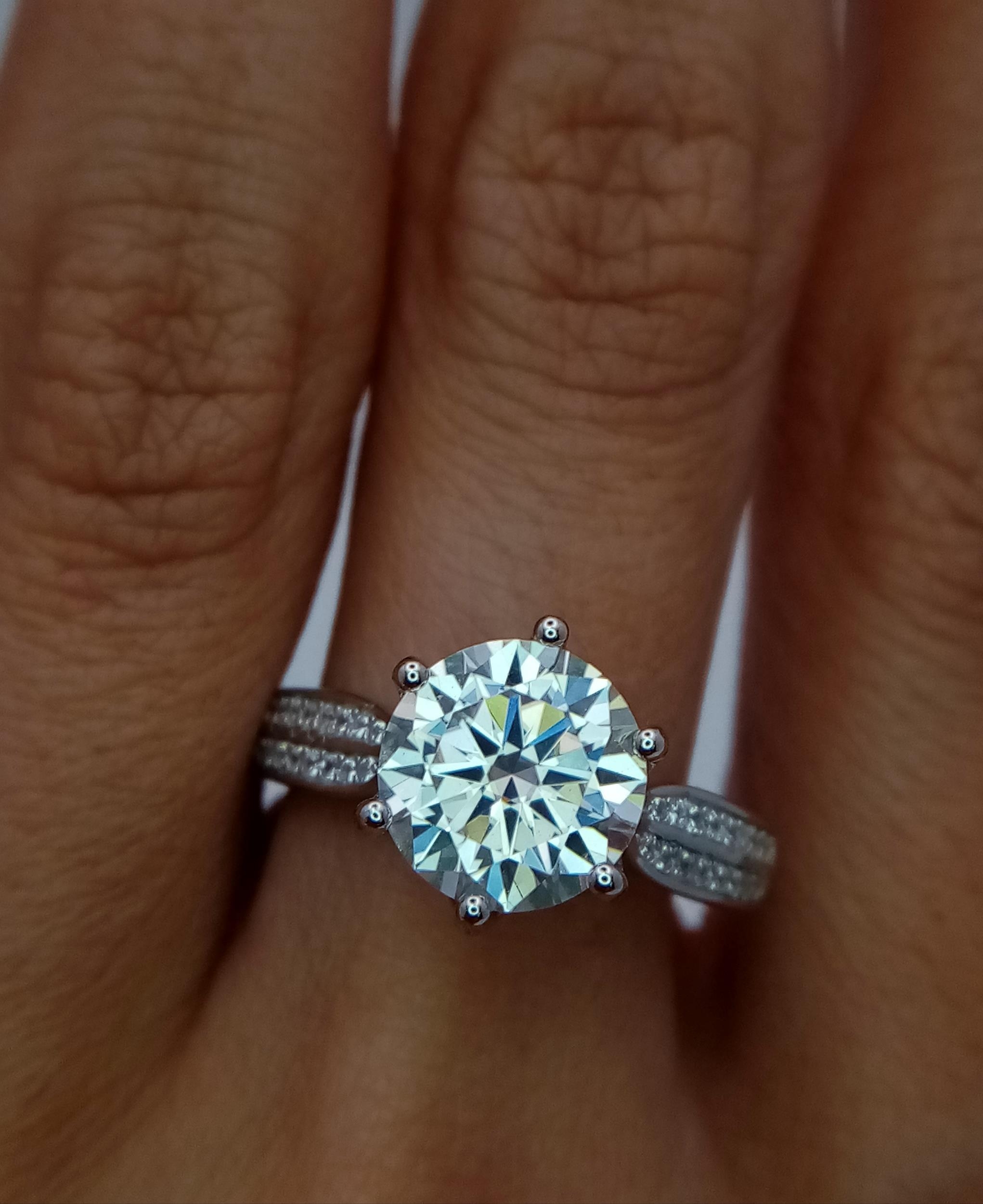 A 3ct Moissanite Ring set in 925 Silver. Size P. Comes with a GRA certificate. - Image 6 of 9