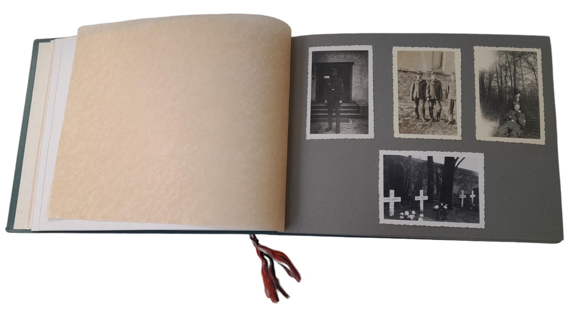 A very interesting Photo Album with no blank pages, depicting a soldiers memento’s serving with 7 - Bild 2 aus 4