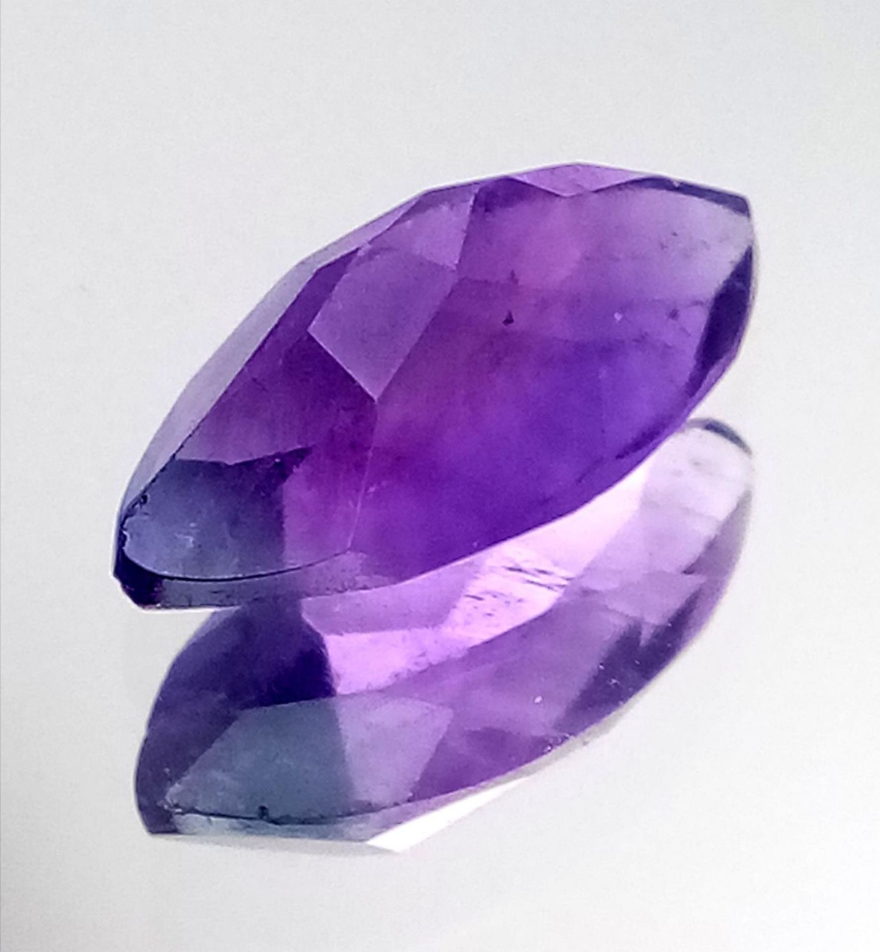 A 2.22ct Amethyst Gemstone - GFCO Swiss Certified. - Image 2 of 4