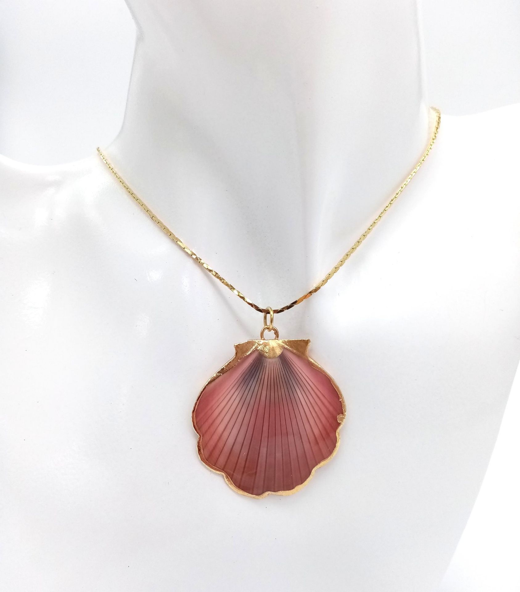 A 24 Carat Gold Plated Sea Shell Design Necklace and Matching Earring Set. Necklace 60cm Length, - Image 2 of 4