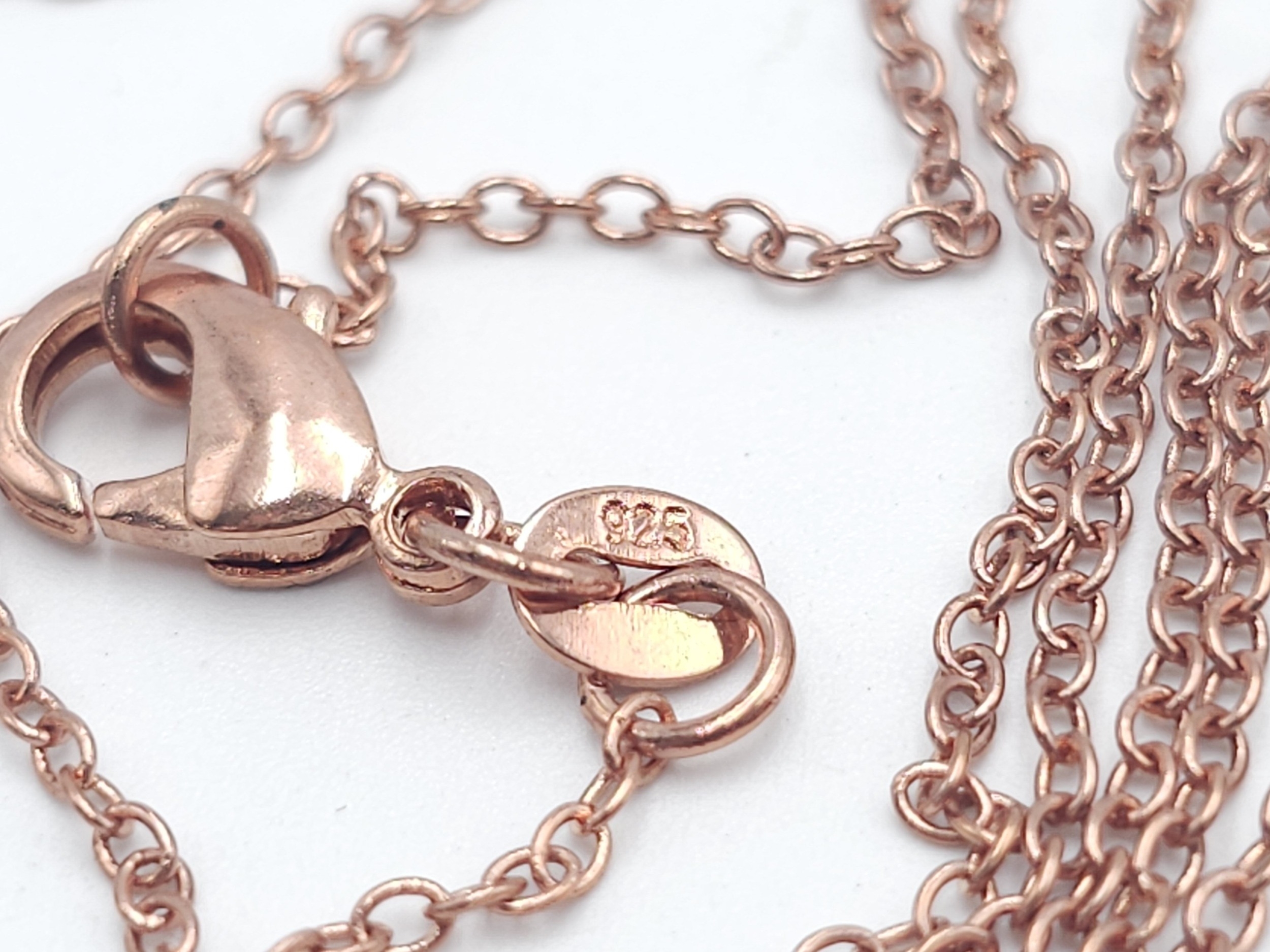 A Parcel of 4 x 60cm Length Unworn Rose Gold-Toned Sterling Silver Chain Necklaces. Comprising 3 x - Bild 14 aus 21