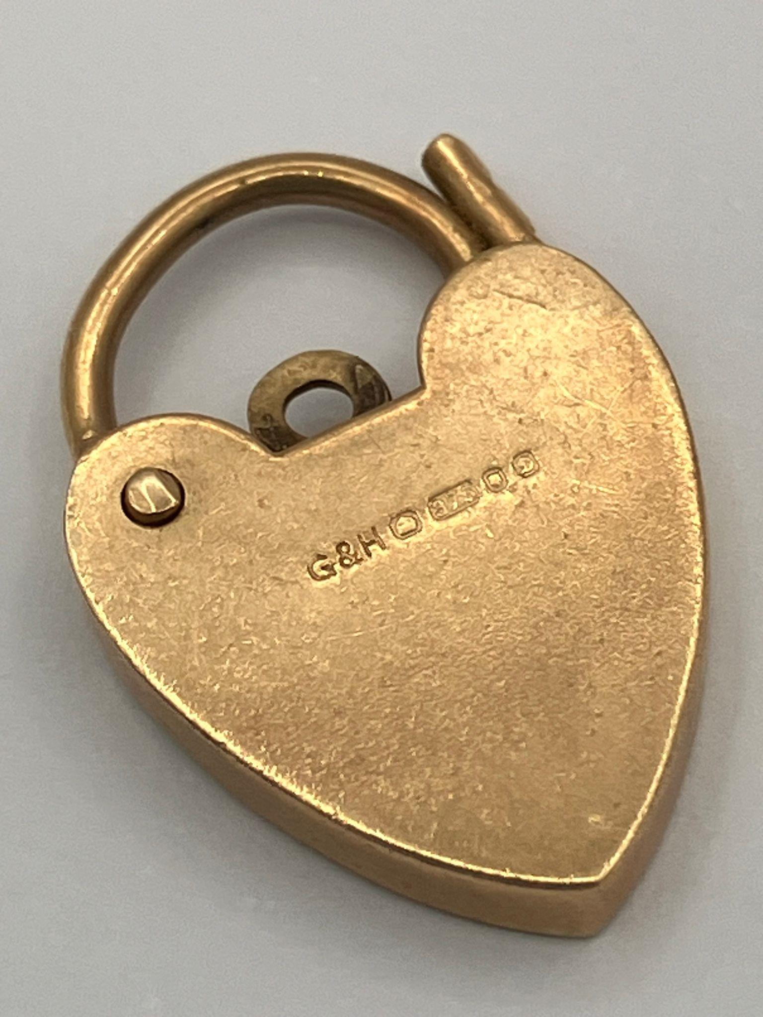 9 carat GOLD BRACELET LOCK/CHARM. Full UK Hallmark. 2.1 grams. - Image 2 of 2