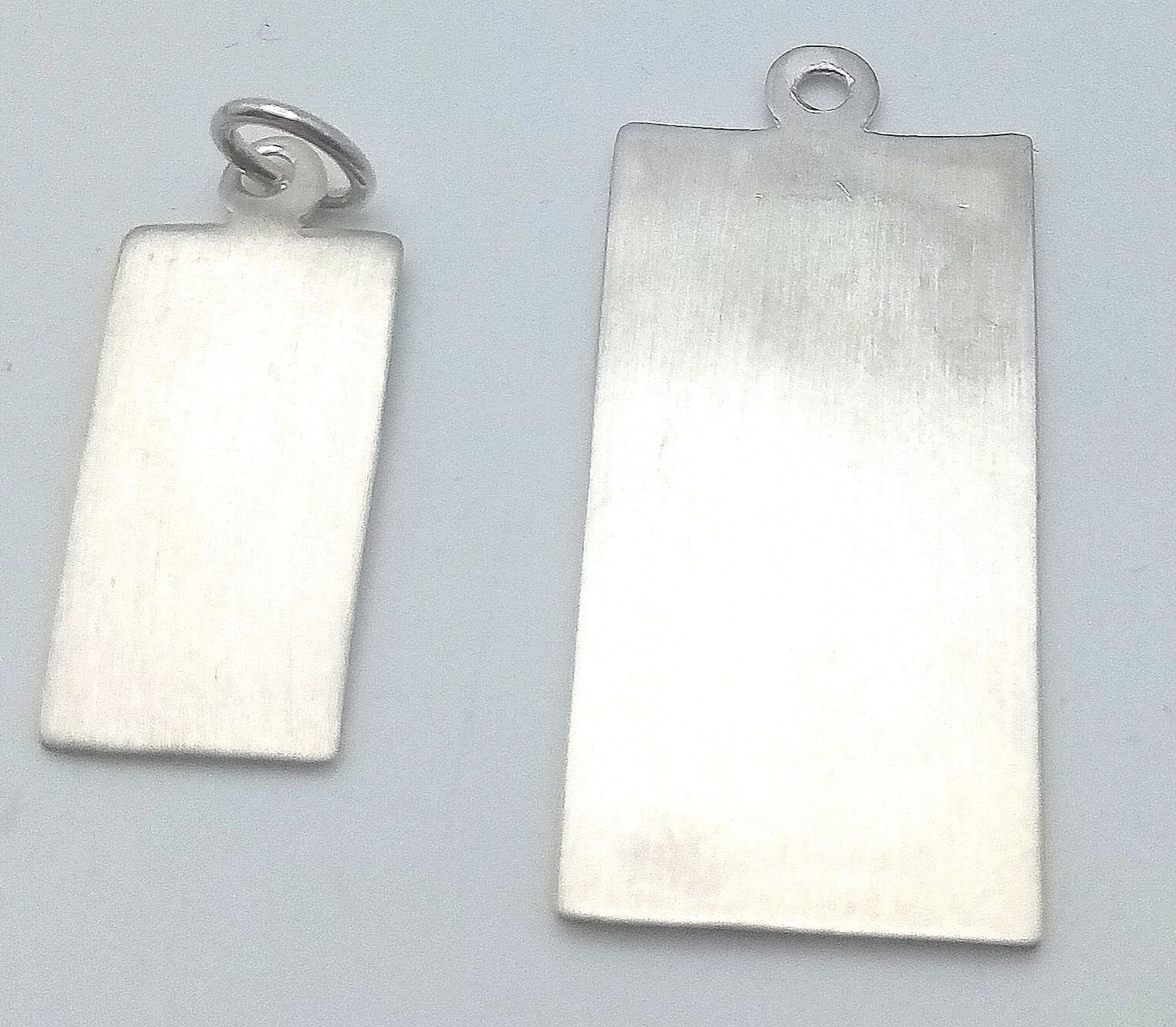 2 X STERLING SILVER RECTANGULAR ST CHRISTOPHERS. 2.8cm and 3.4cm length. 6.1g total weight. Ref: - Bild 2 aus 4
