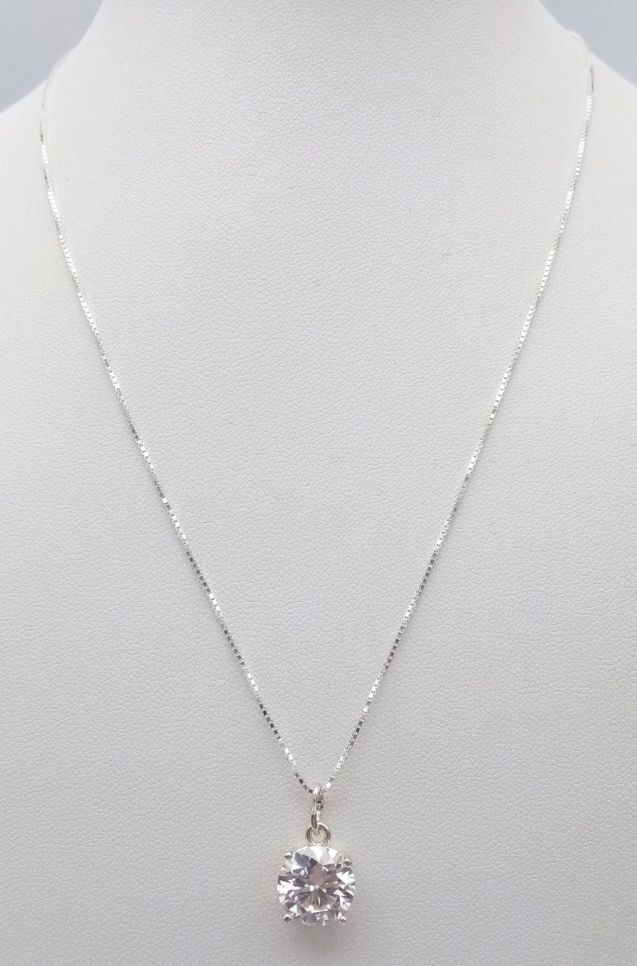 A 4ct Moissanite Pendant on a 925 Sterling Silver Necklace. 12mm and 42cm. Comes with a GRA - Bild 2 aus 5