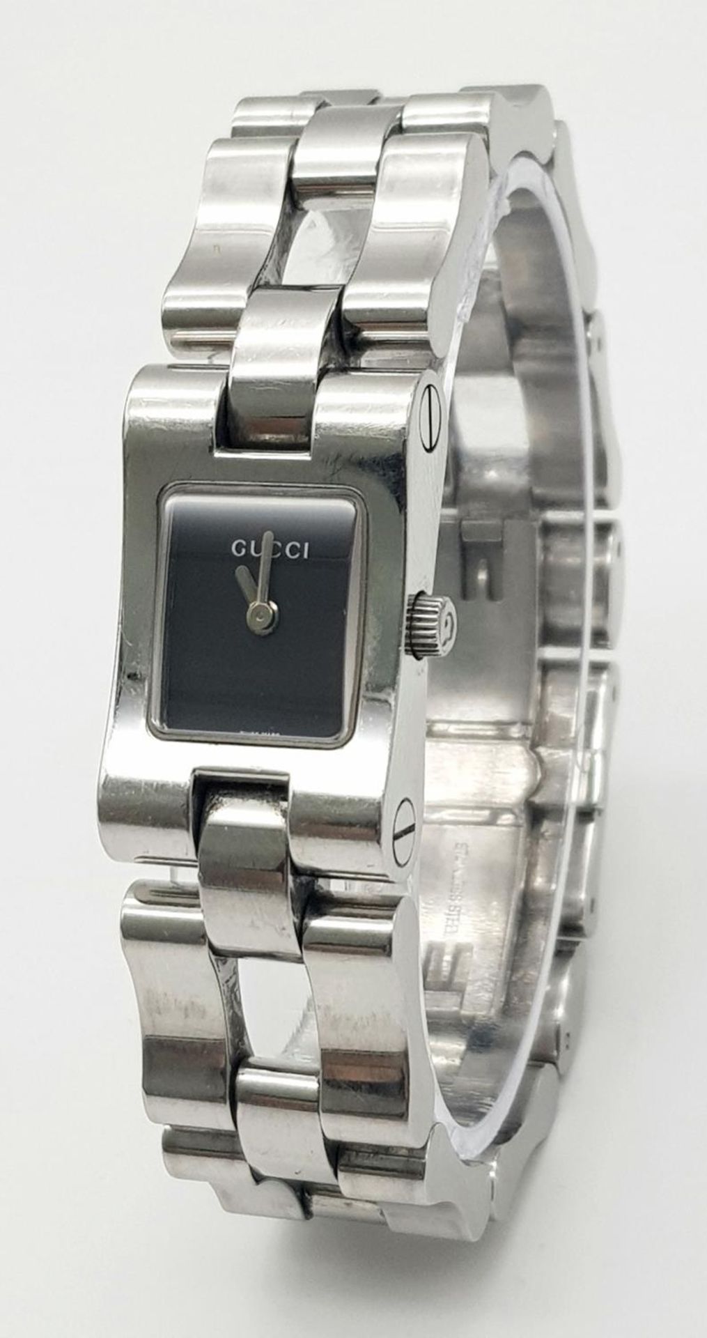 A Designer Gucci Stainless Steel Quartz Ladies Watch. Stainless steel bracelet and case - 17mm.