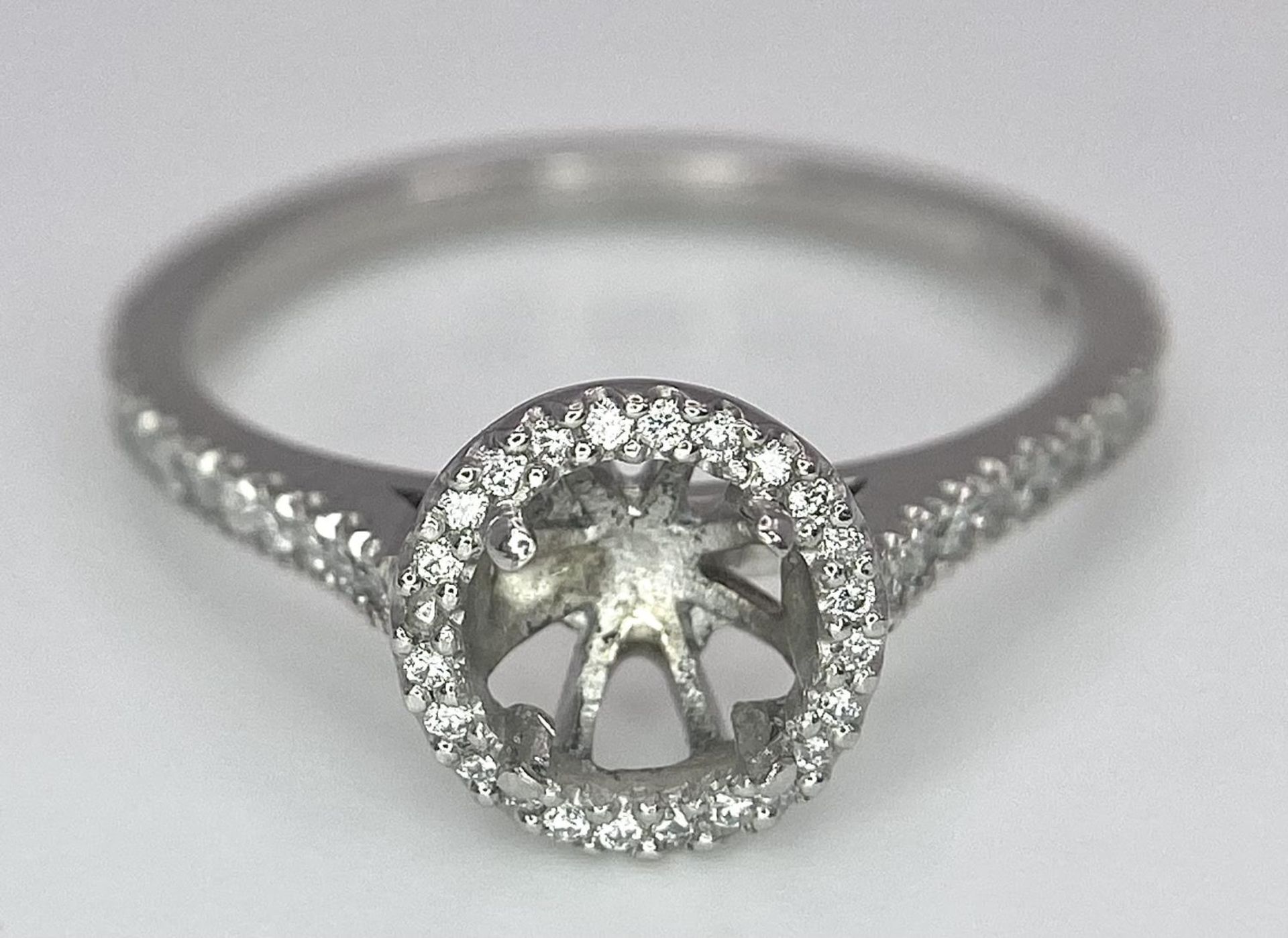 A PLATINUM DIAMOND SET HALO AND SHOULDERS RING MOUNT 0.40CT, READY TO SET YOUR DREAM GEMSTONE 4.3G - Bild 4 aus 6