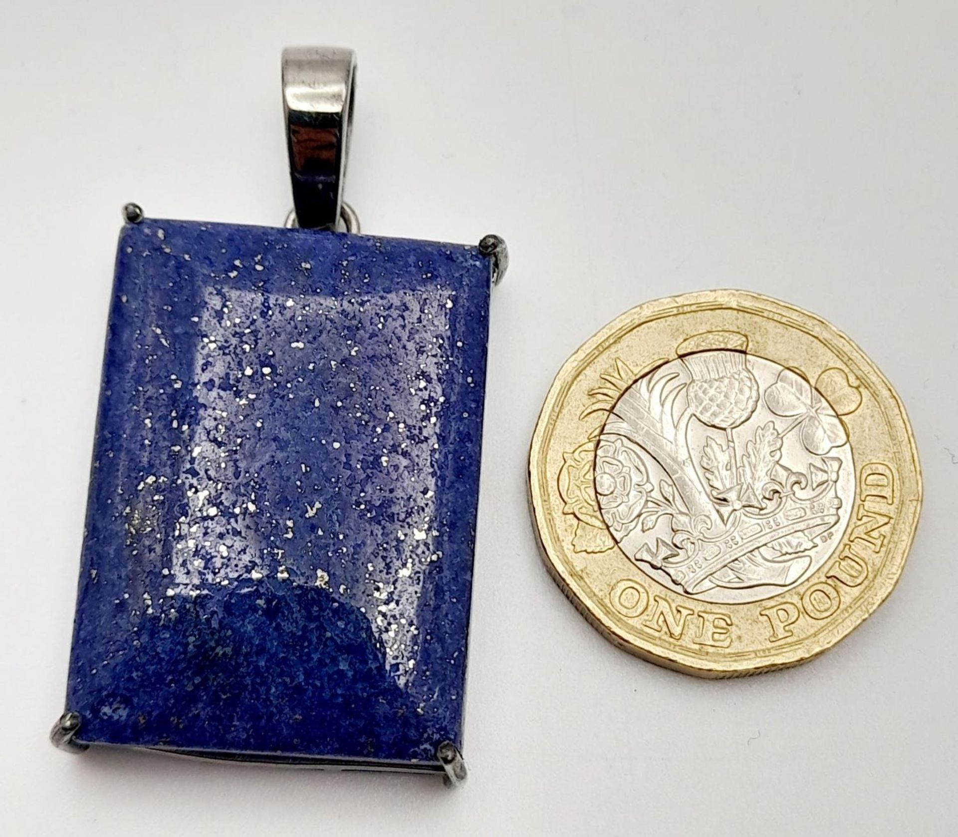 A 40ct Lapis Lazuli 925 Sterling Pendant. W- 13.60g. 4cm. Ref: Vo-1944 - Image 5 of 5