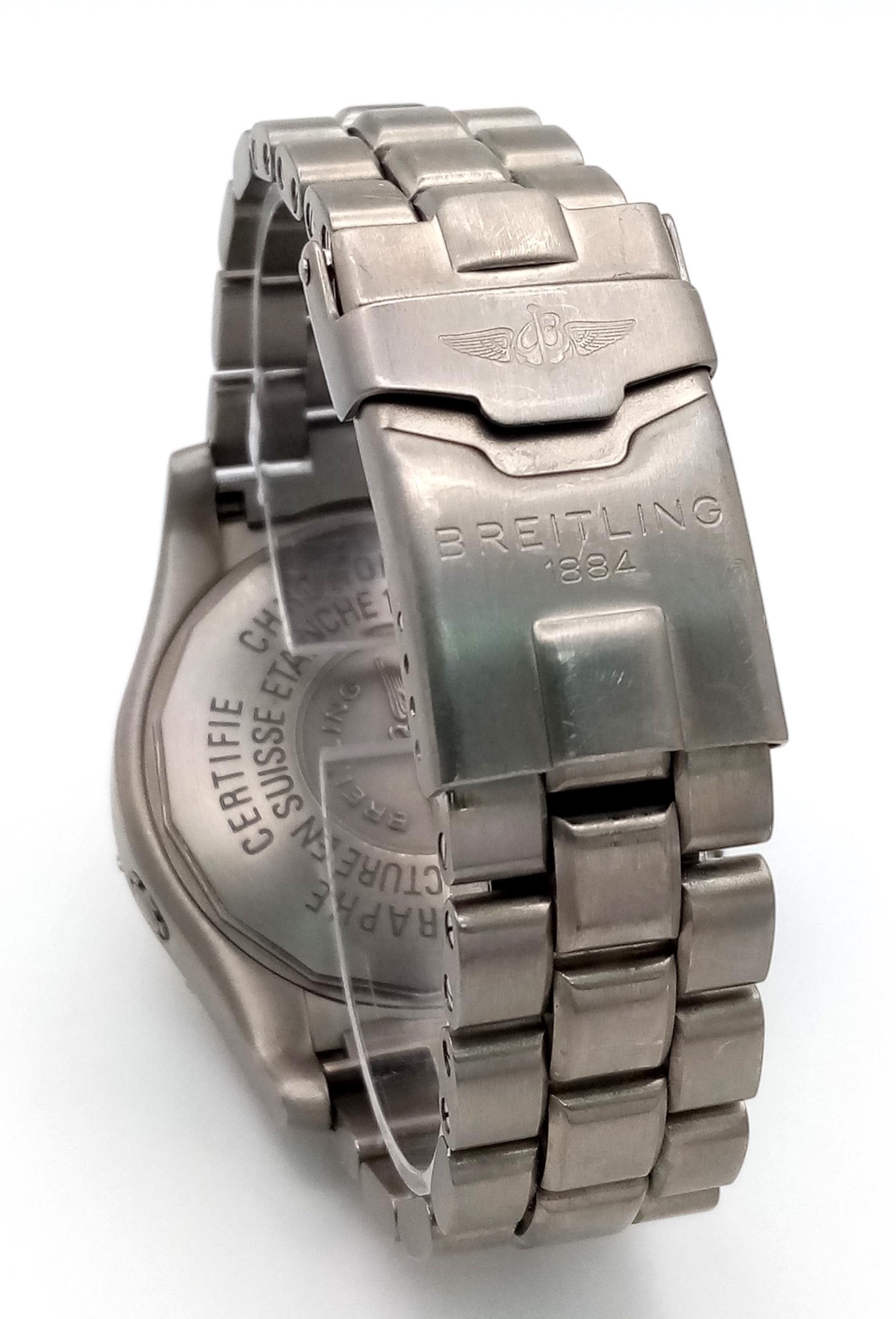 A Breitling Chrono Avenger M1 Quartz Gents Watch. Titanium bracelet and case - 44mm. Cream dial with - Image 5 of 8