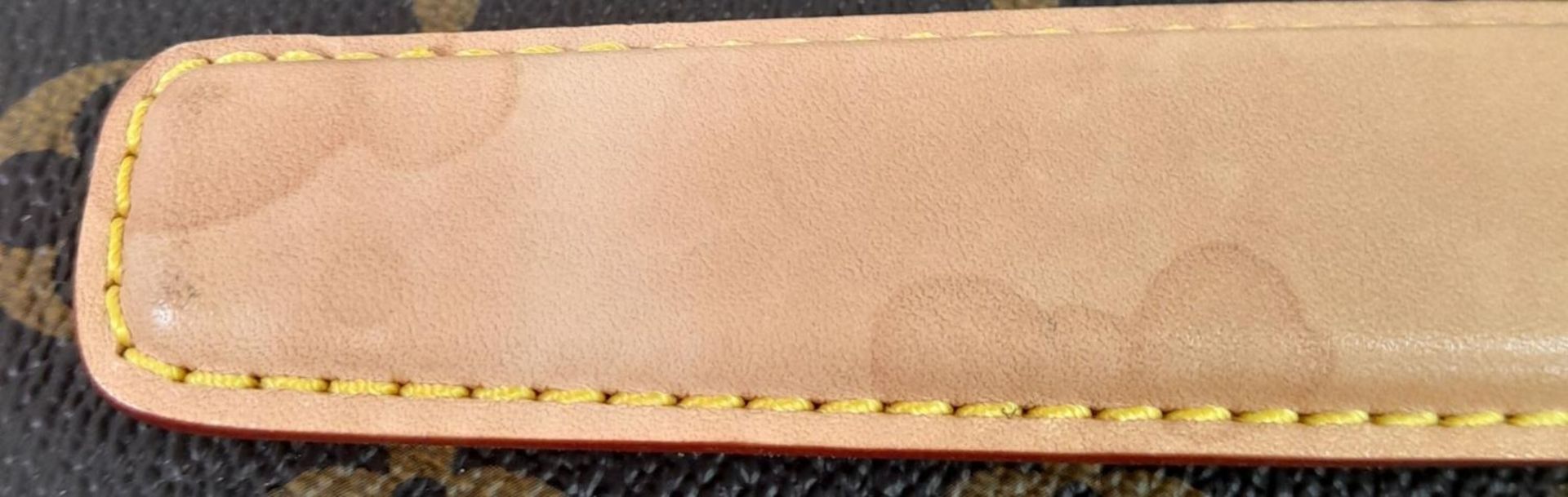 A Louis Vuitton Monogram Pegase Suitcase. Durable leather exterior with gold-toned hardware. Front - Bild 12 aus 16