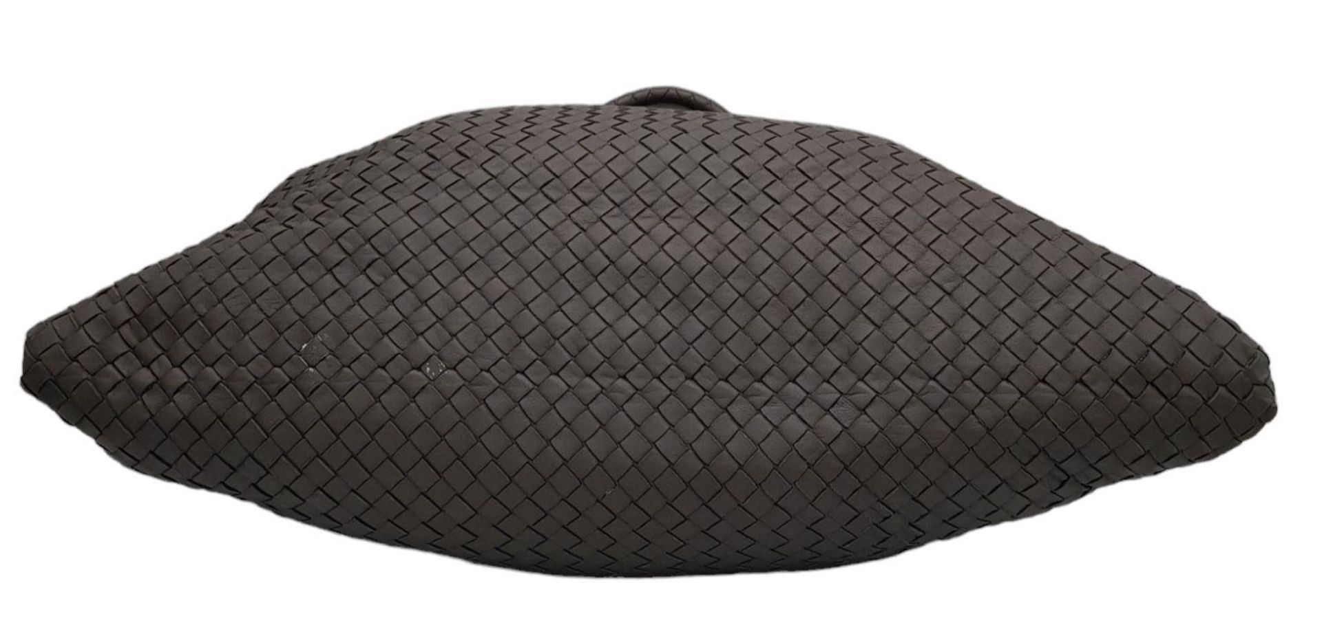 A Bottega Veneta Khaki Tote Bag. Intrecciato leather with chrome-toned hardware, two rolled - Image 4 of 8