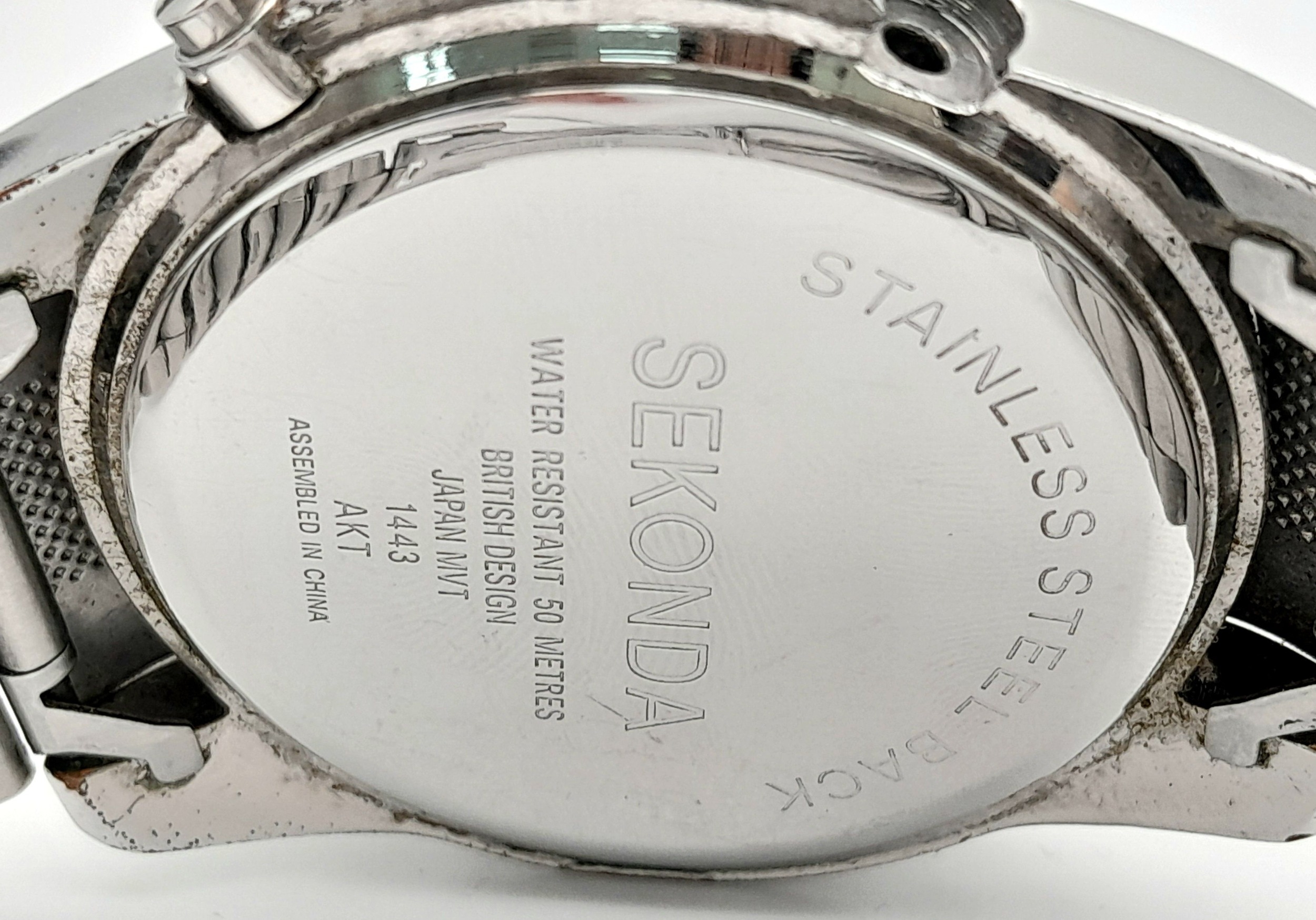 A Parcel of Four Vintage Men's Fashion Sports Watches. Comprising: 1) A Sekonda Stainless Steel - Image 6 of 8
