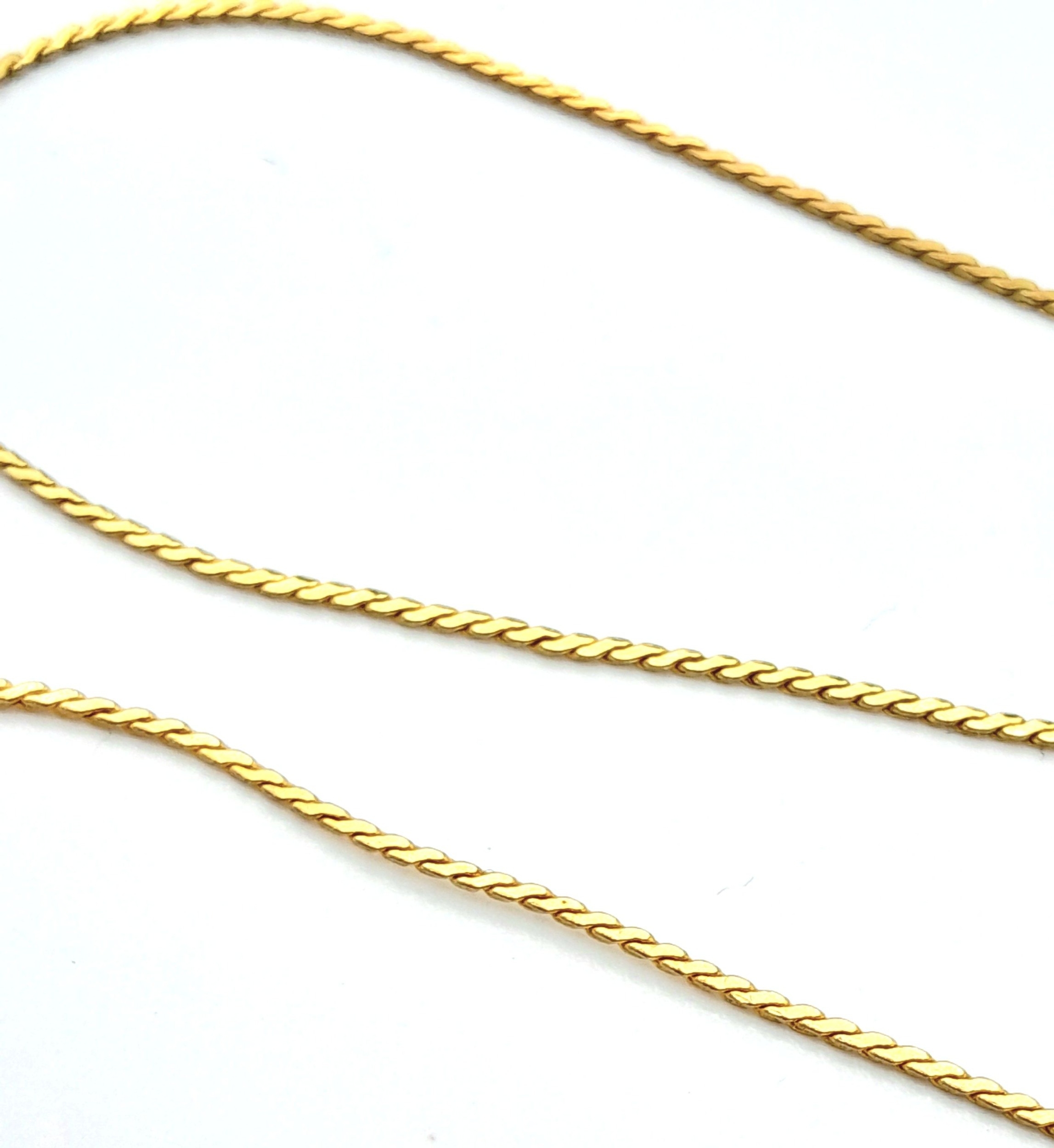 A 9 k yellow gold chain necklace, length: 37 cm, weight: 2.3 g. - Image 3 of 4
