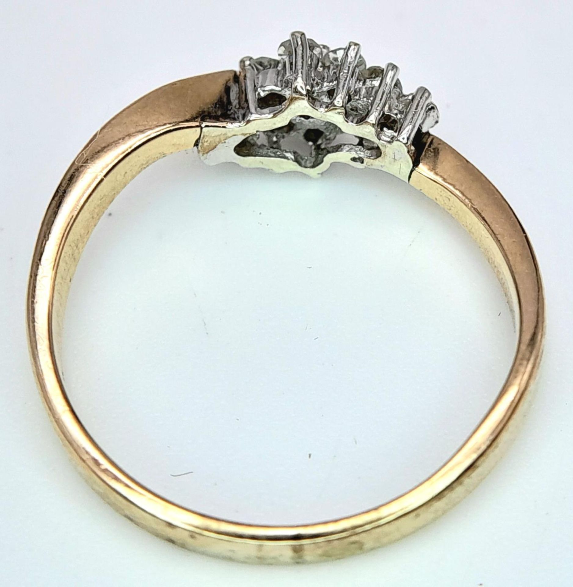 A 9K YELLOW GOLD DIAMOND CLUSTER RING 0.20CT. 1.6G SIZE J 1/2. ref: SPAS 9007 - Image 4 of 5