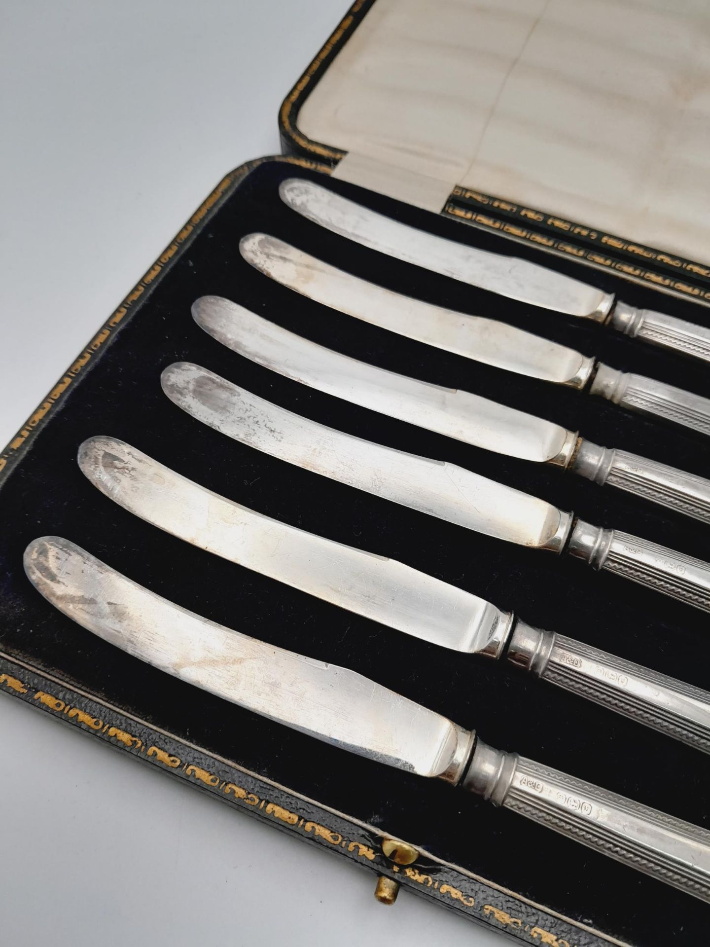 Set of 6 1917 Silver Hallmarked Butter Knives with the badge of the Machine Gun Corps. - Bild 3 aus 8