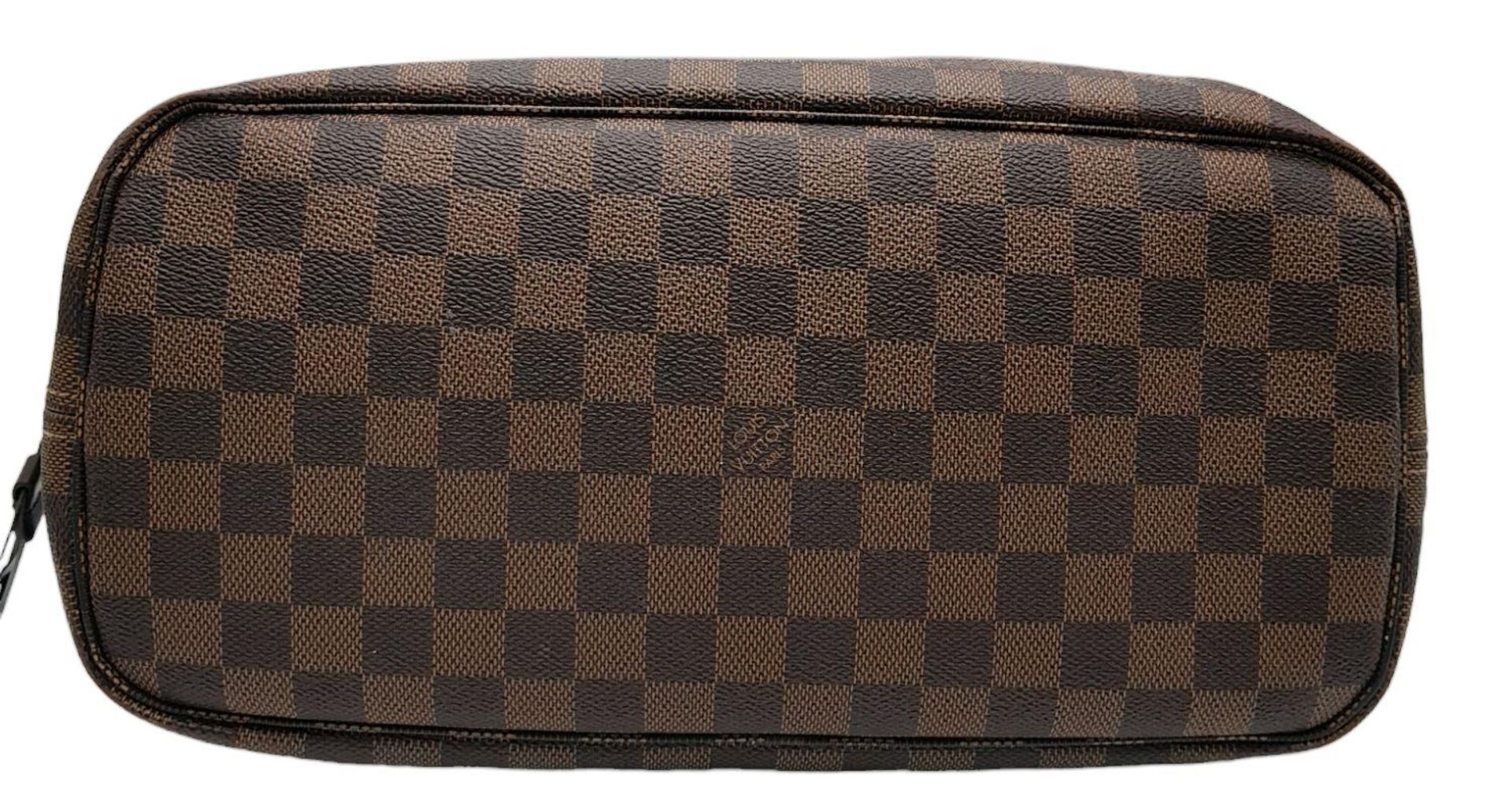 A Louis Vuitton Neverfull Damier Ebene Bag. Coated canvas exterior with leather trim, gold-toned - Bild 4 aus 12