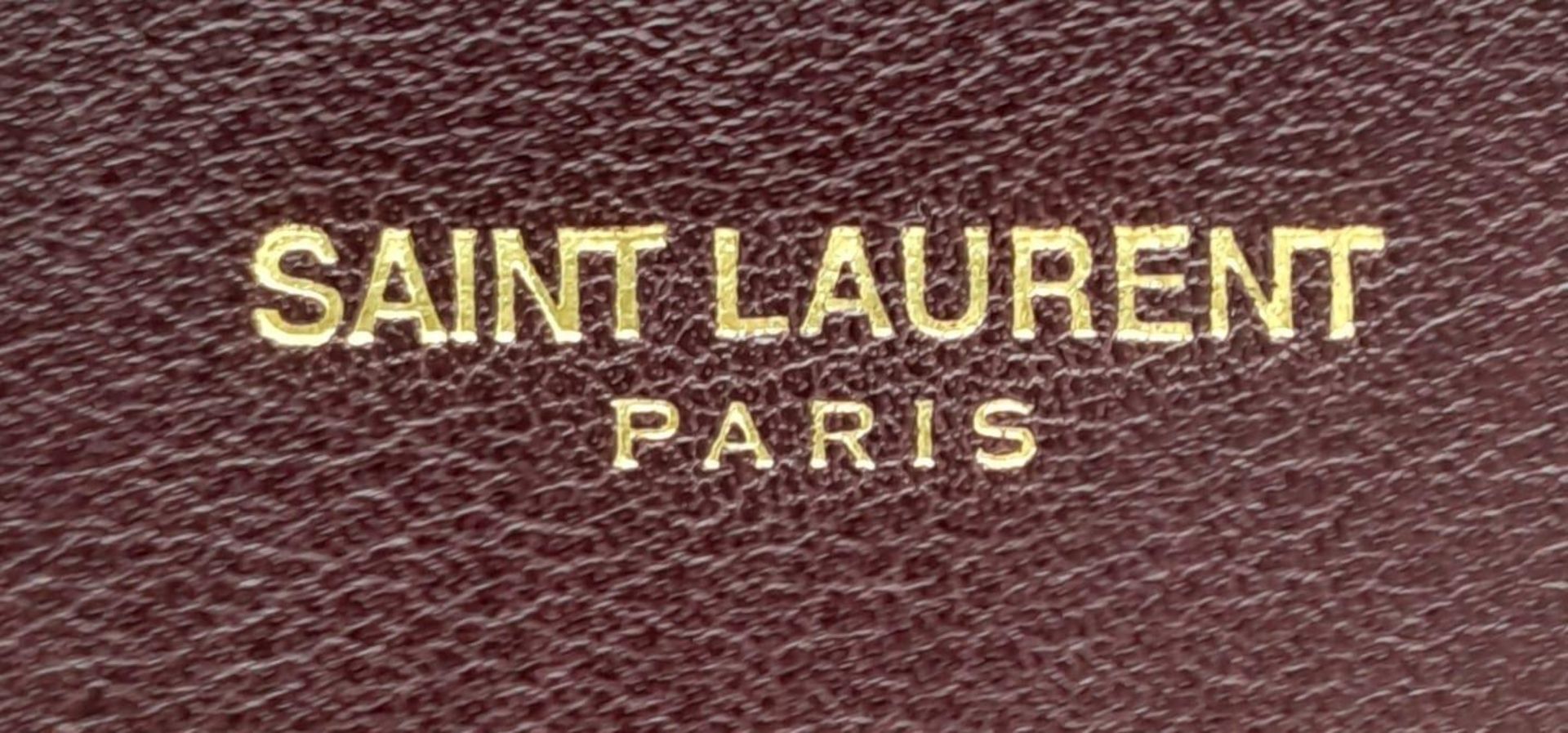 A Saint Laurent Sac De Jour Burgundy Handbag. Leather Exterior, Gold Tone Hardware, Double Handle in - Bild 7 aus 9