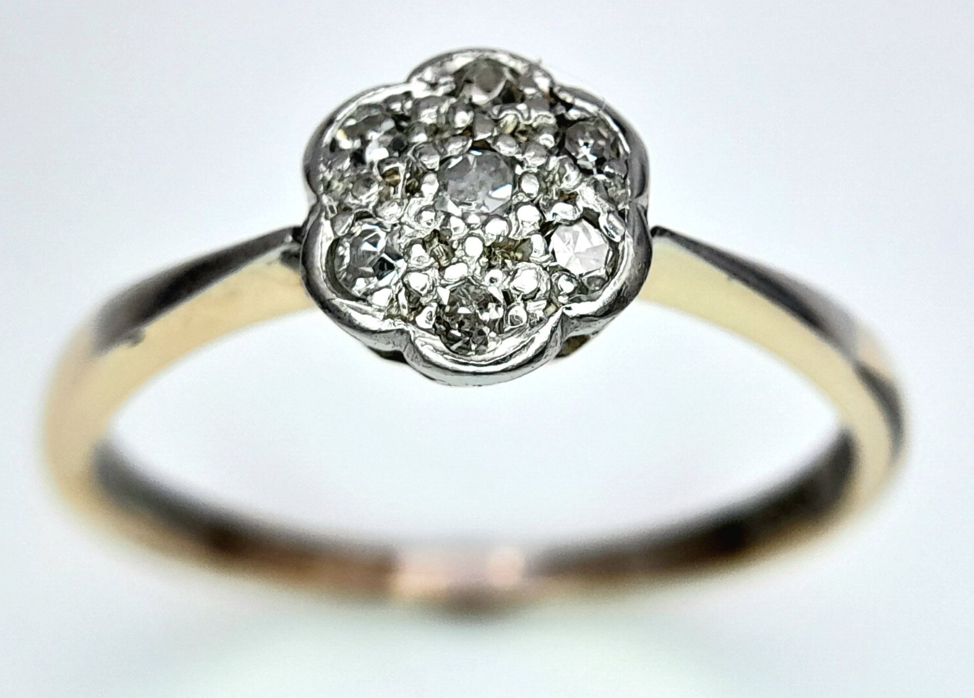 AN 18K YELLOW GOLD & PLATINUM VINTAGE DIAMOND CLUSTER RING. Size R, 3.1g total weight. Ref: SC 8065 - Image 3 of 7