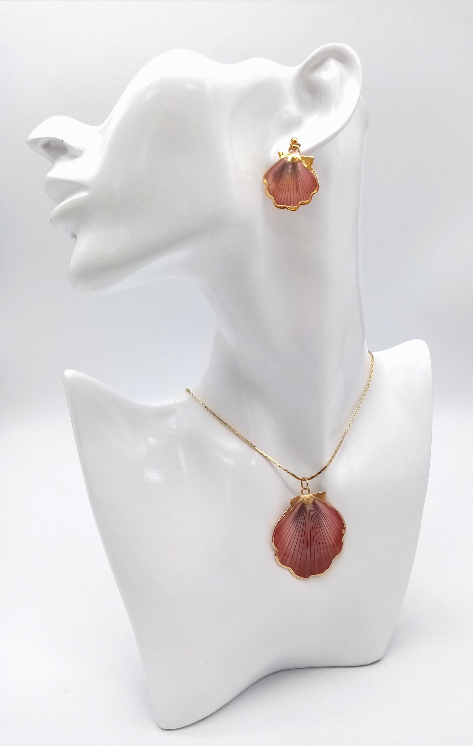 A 24 Carat Gold Plated Sea Shell Design Necklace and Matching Earring Set. Necklace 60cm Length, - Image 3 of 4