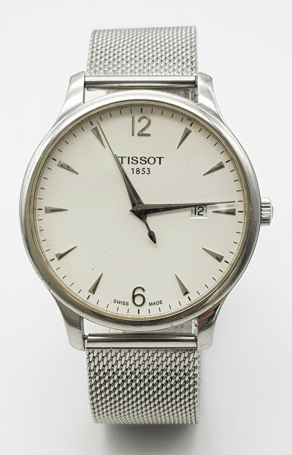 A Large Tissot Quartz Gents Watch. Stainless steel bracelet and case - 42mm. White dial with date - Image 2 of 6