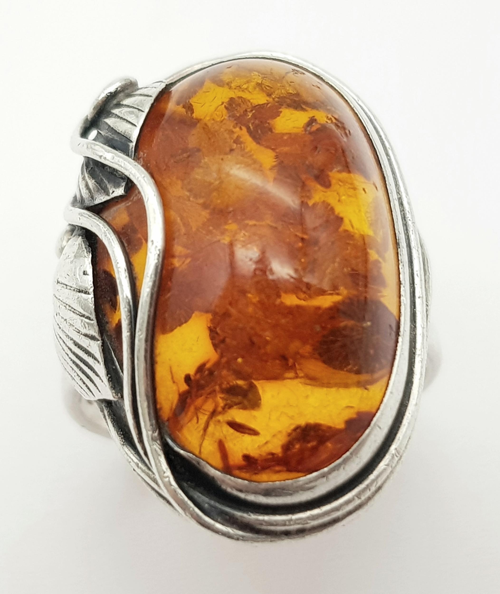 A Vintage Sterling Silver Hallmarked 1991 Ornate Mounted Amber Cabochon Ring Size P. Set with a 2. - Image 2 of 5