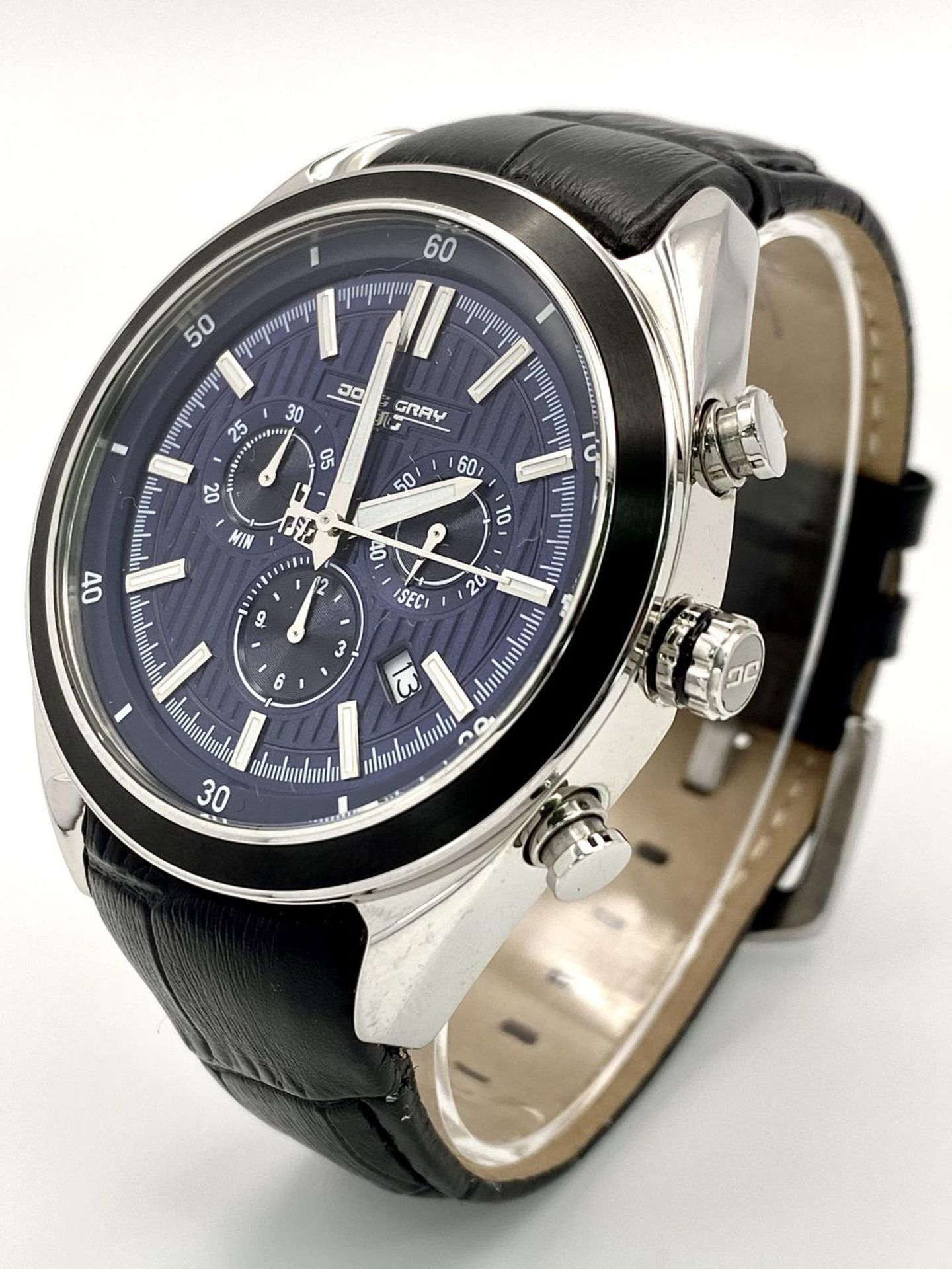 A Jorg Gray Chronograph Gents Watch. Black leather strap. Stainless steel case - 45mm. Blue dial - Image 2 of 8